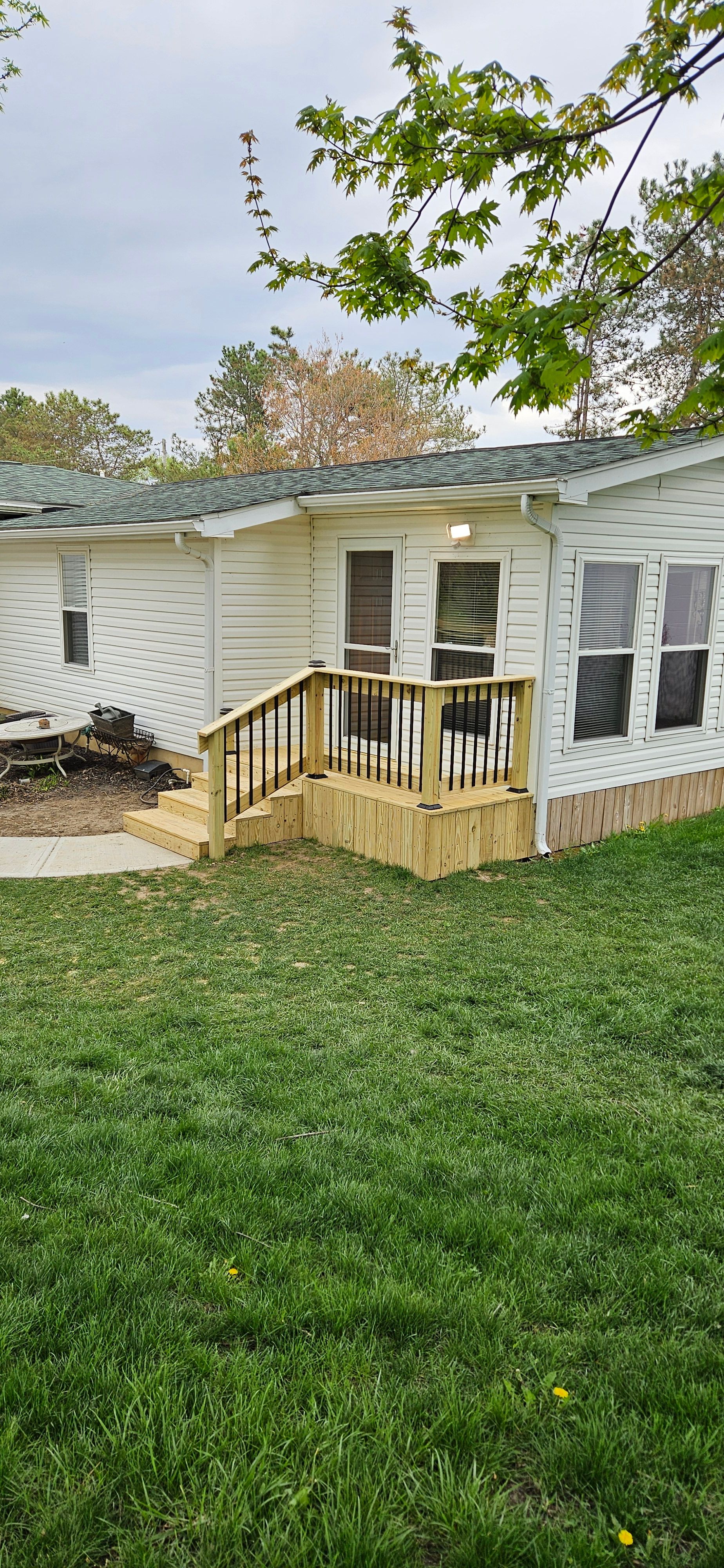 Deck Resurfacing for Upright Concrete Construction LLC in Plain City, OH