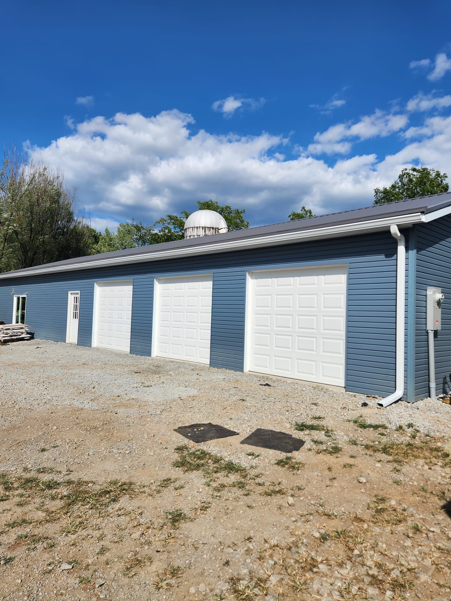 Roofing for Top Hand Roofing and Gutters in Pomeroy, OH