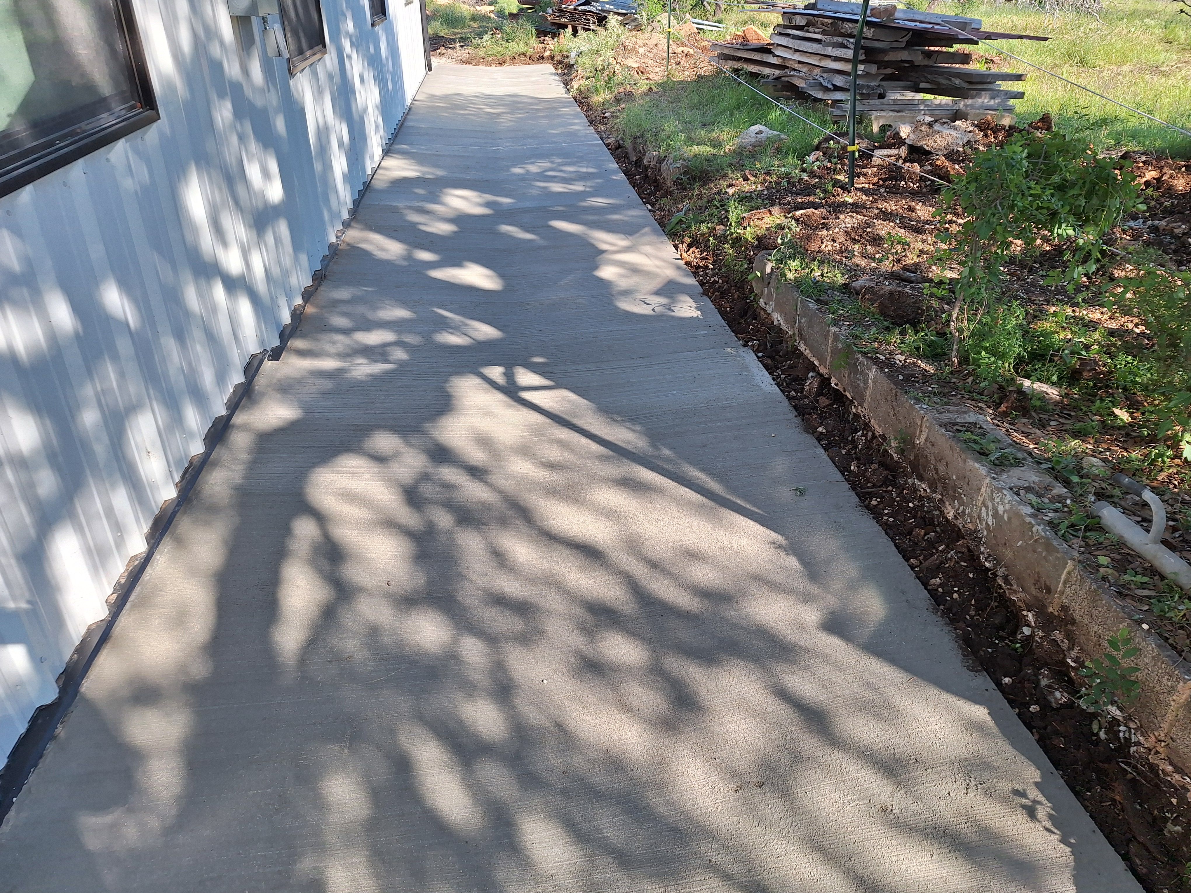  for Leo's Concrete Crew in Elgin, TX
