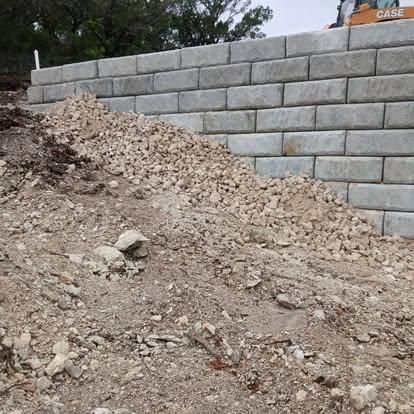  for Thompson Construction in Uvalde, TX