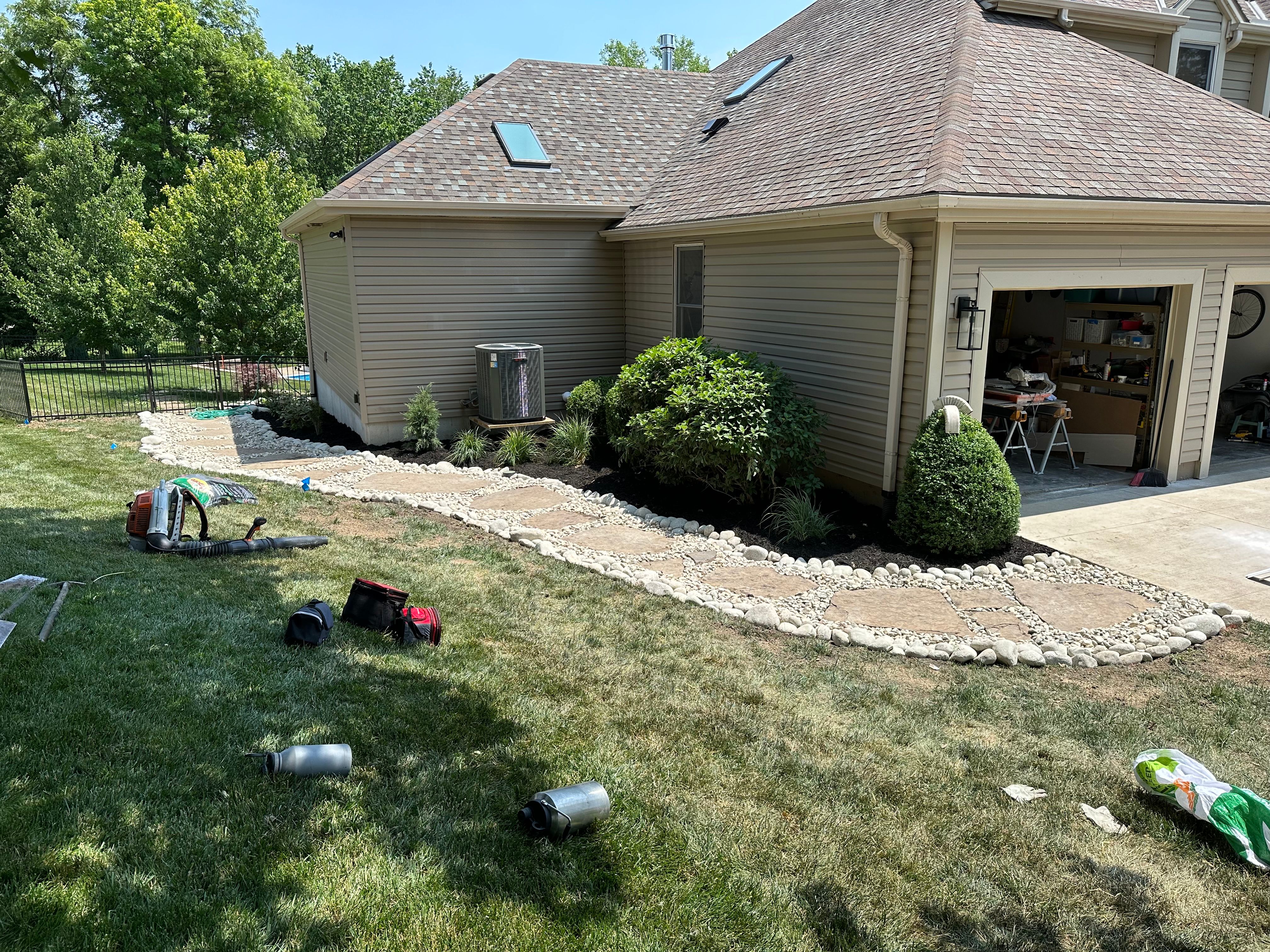  for Thomas' Lawn Care in Maryville, MO