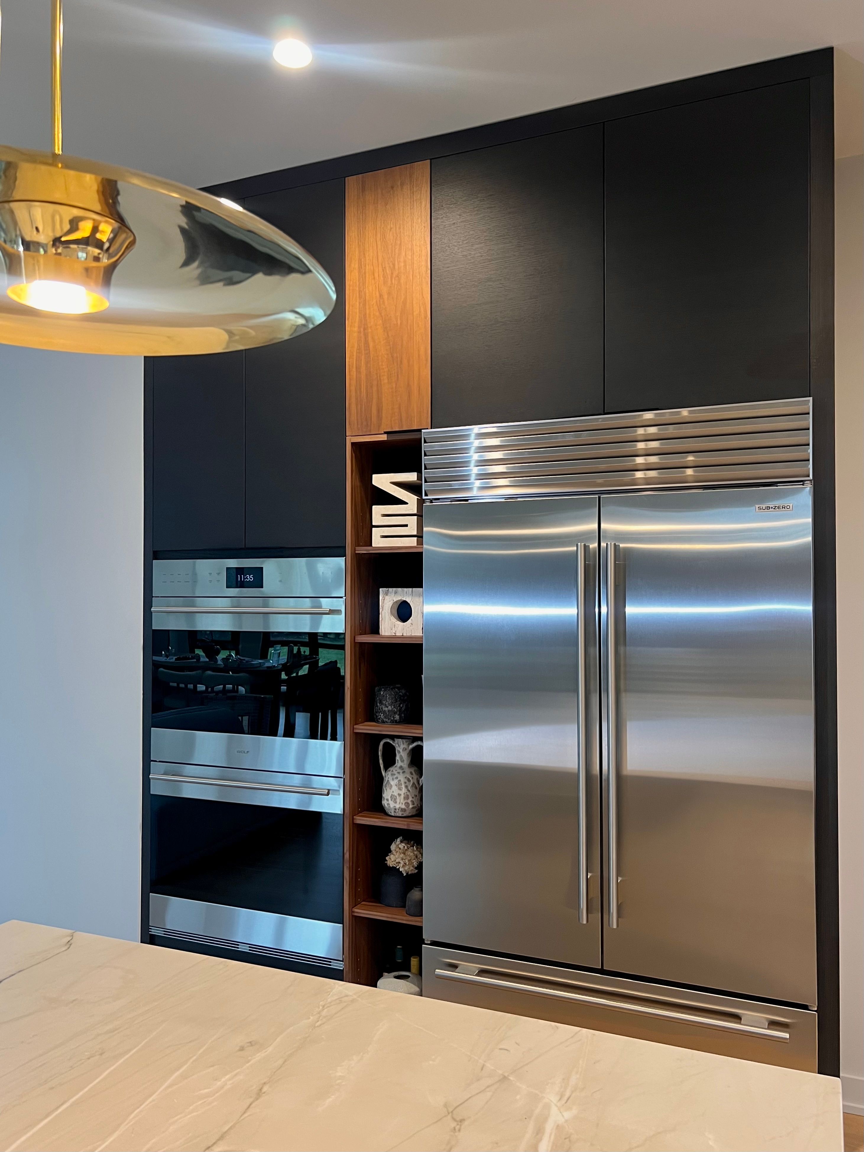 Prospect Heights Modern Kitchen for Ekwood Finishes in St. Charles, IL