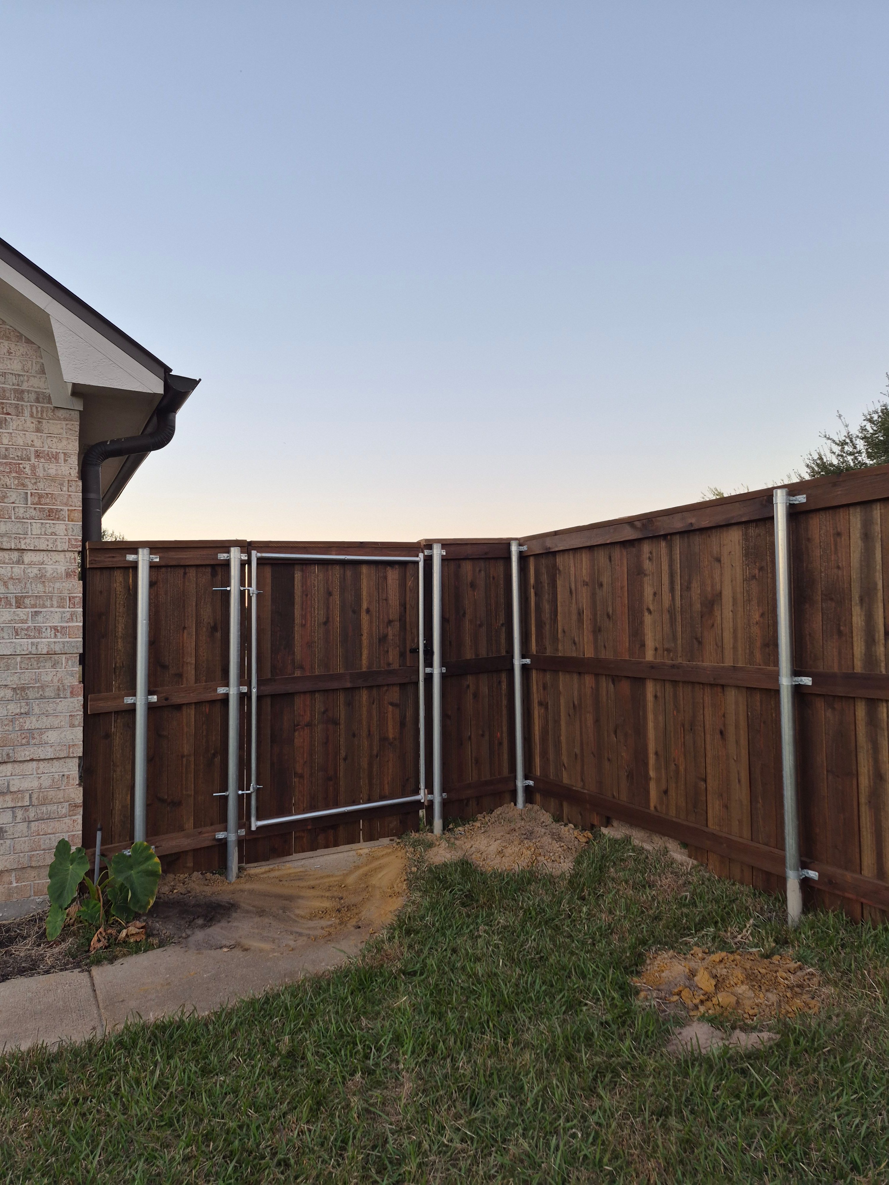  for JR Fences in Dallas, TX