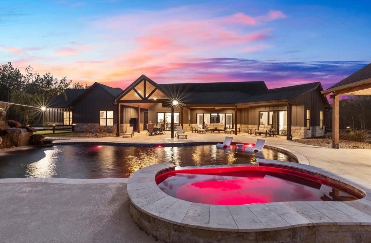  for Azteca Pool Construction LLC in Houston, TX