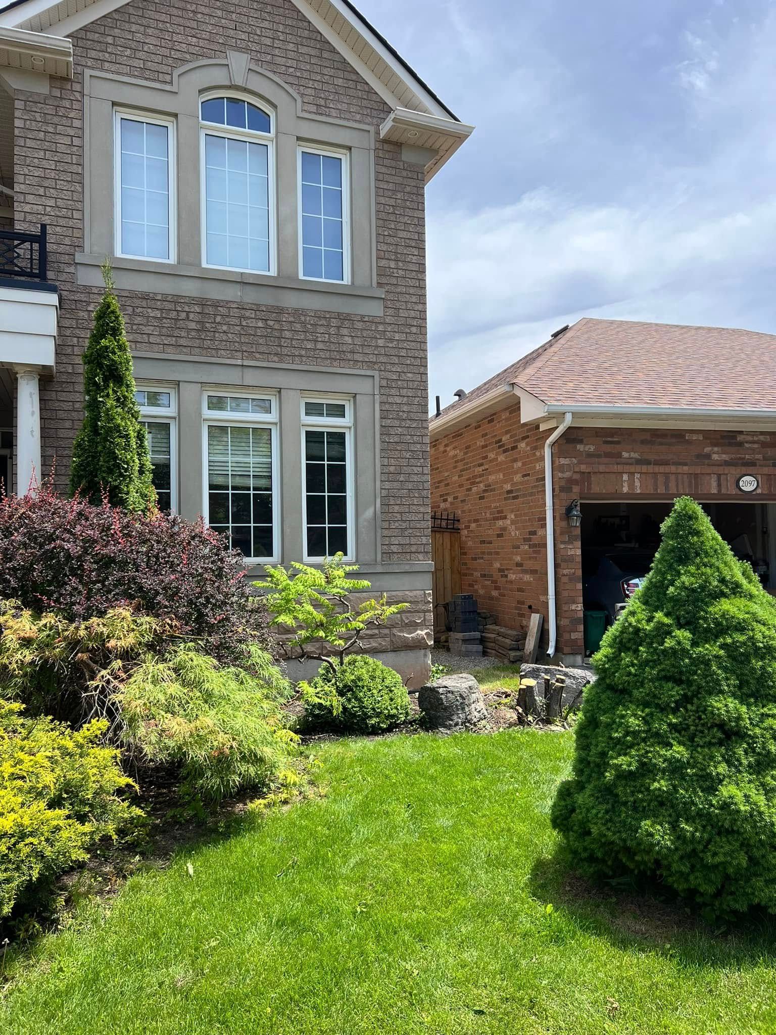  for CMN Exterior Maintenance in Hamilton, ON