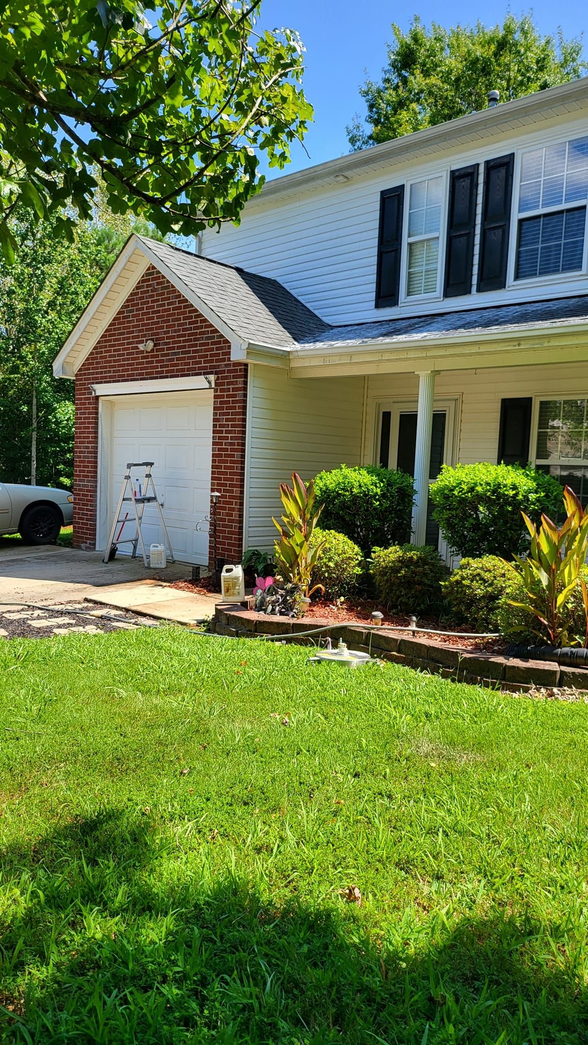 Lawn Care for Dee's Lawn Care Services in Lake Wylie, SC