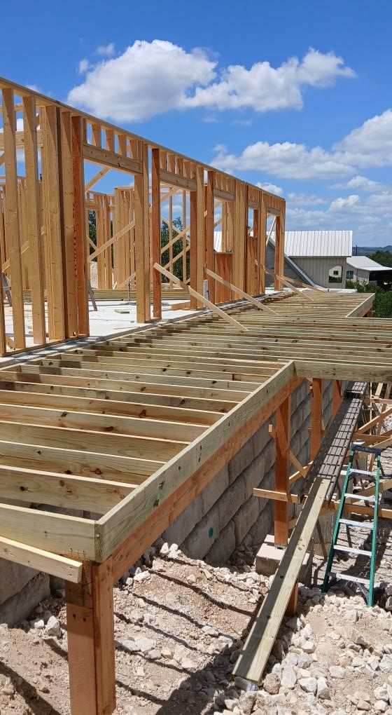  for Thompson Construction in Uvalde, TX