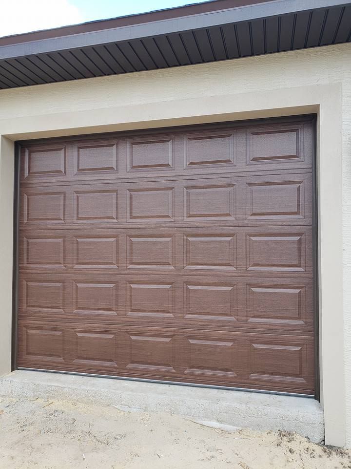 Garage Door Installation for Advantage Garage Doors, LLC in De Leon Springs, FL