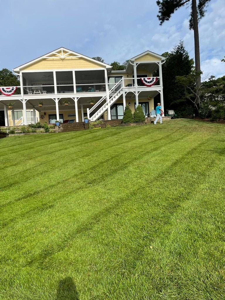 Tree Removal for Rosales Landscaping LLC in Lake Gaston, North Carolina