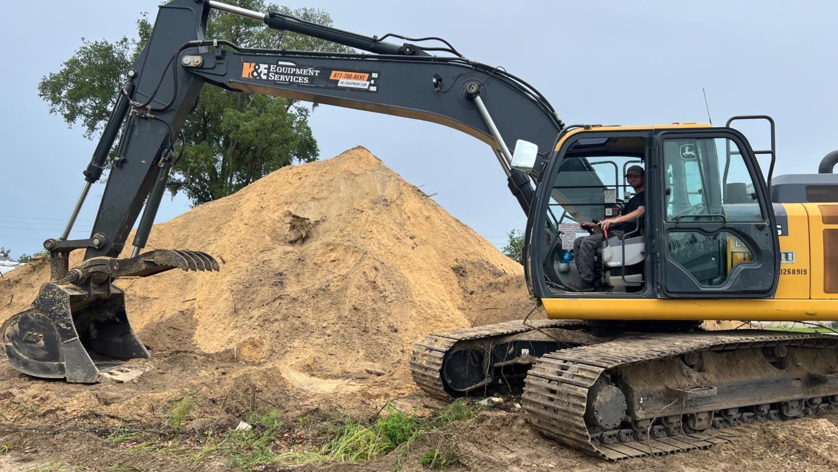 Excavating Company for CJ Dirtwork in Crescent City, FL