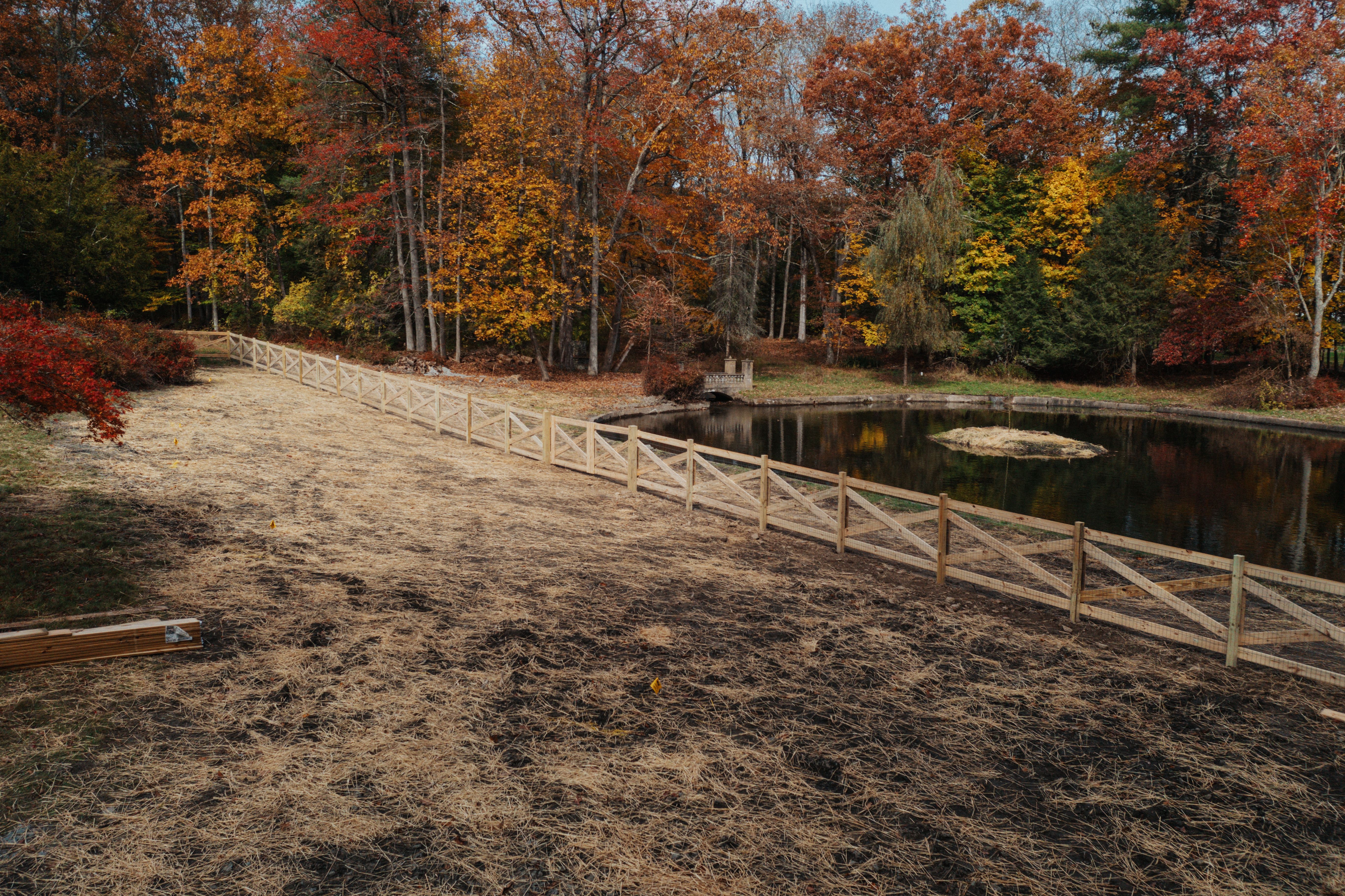 Wooden fence for Wantage Fence & Stonework, LLC in Wantage, New Jersey