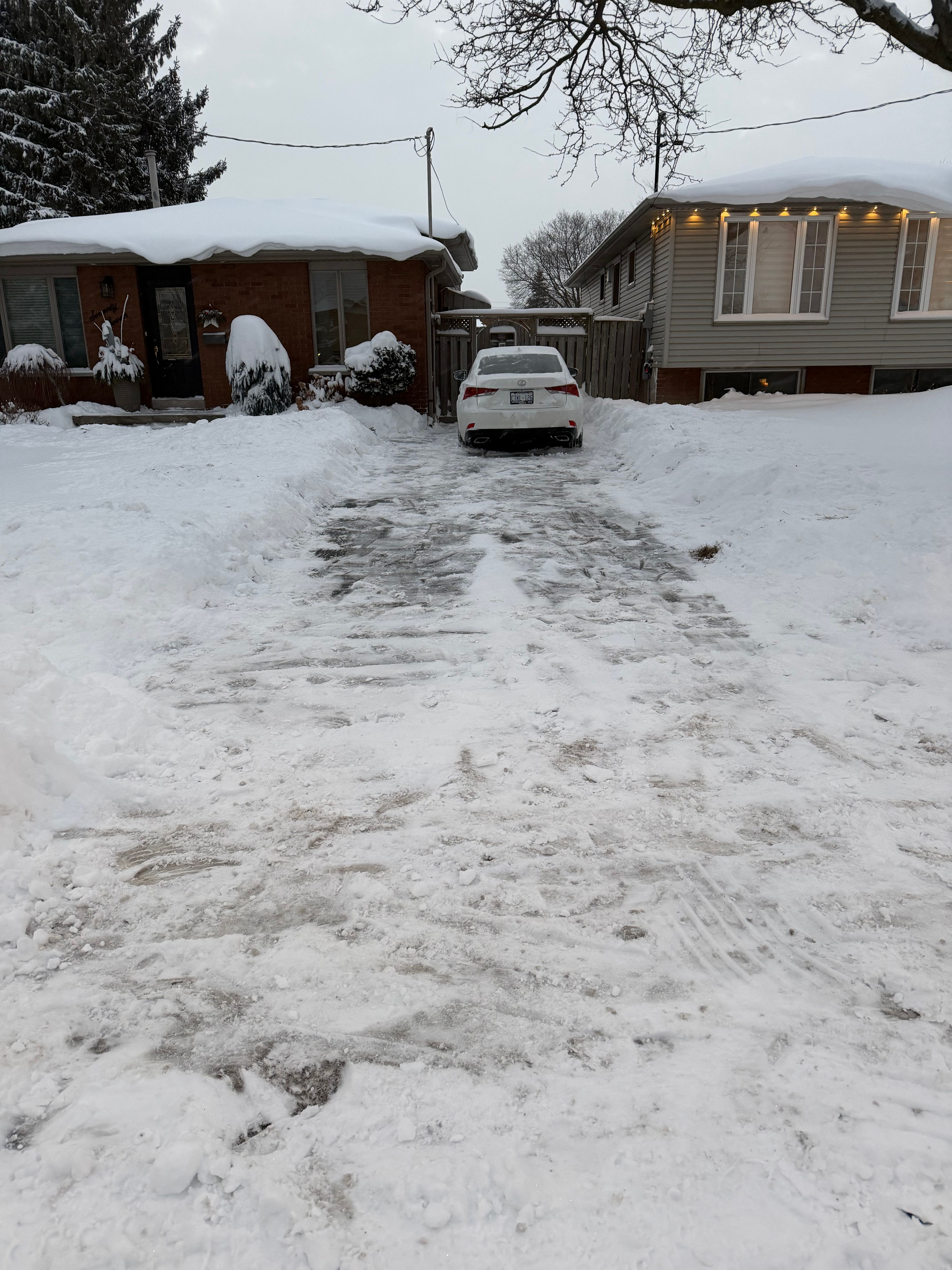  for CMN Exterior Maintenance in Hamilton, ON