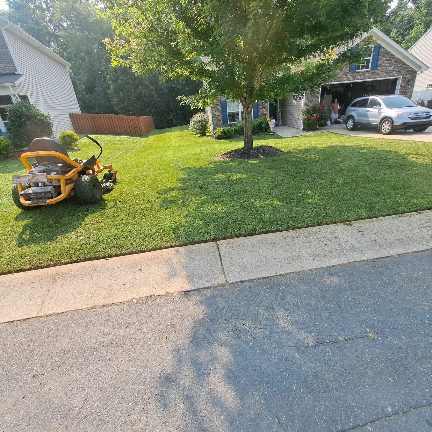 Lawn Care for Dee's Lawn Care Services in Lake Wylie, SC