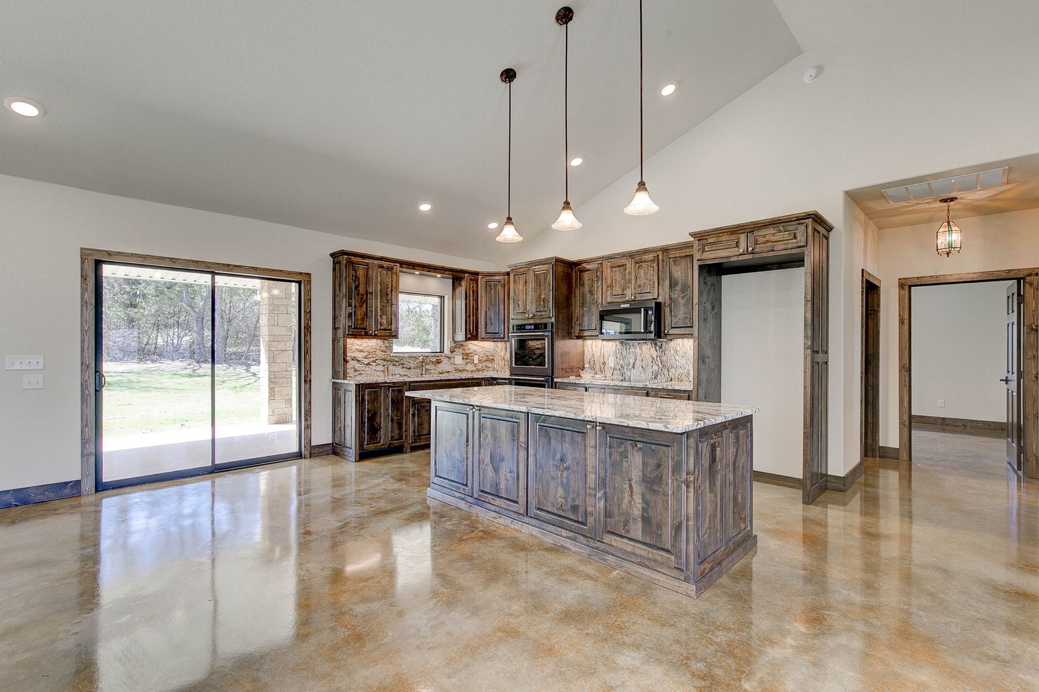 Custom Homes + Barndominium Homes for Who Can Construction in Stephenville, TX