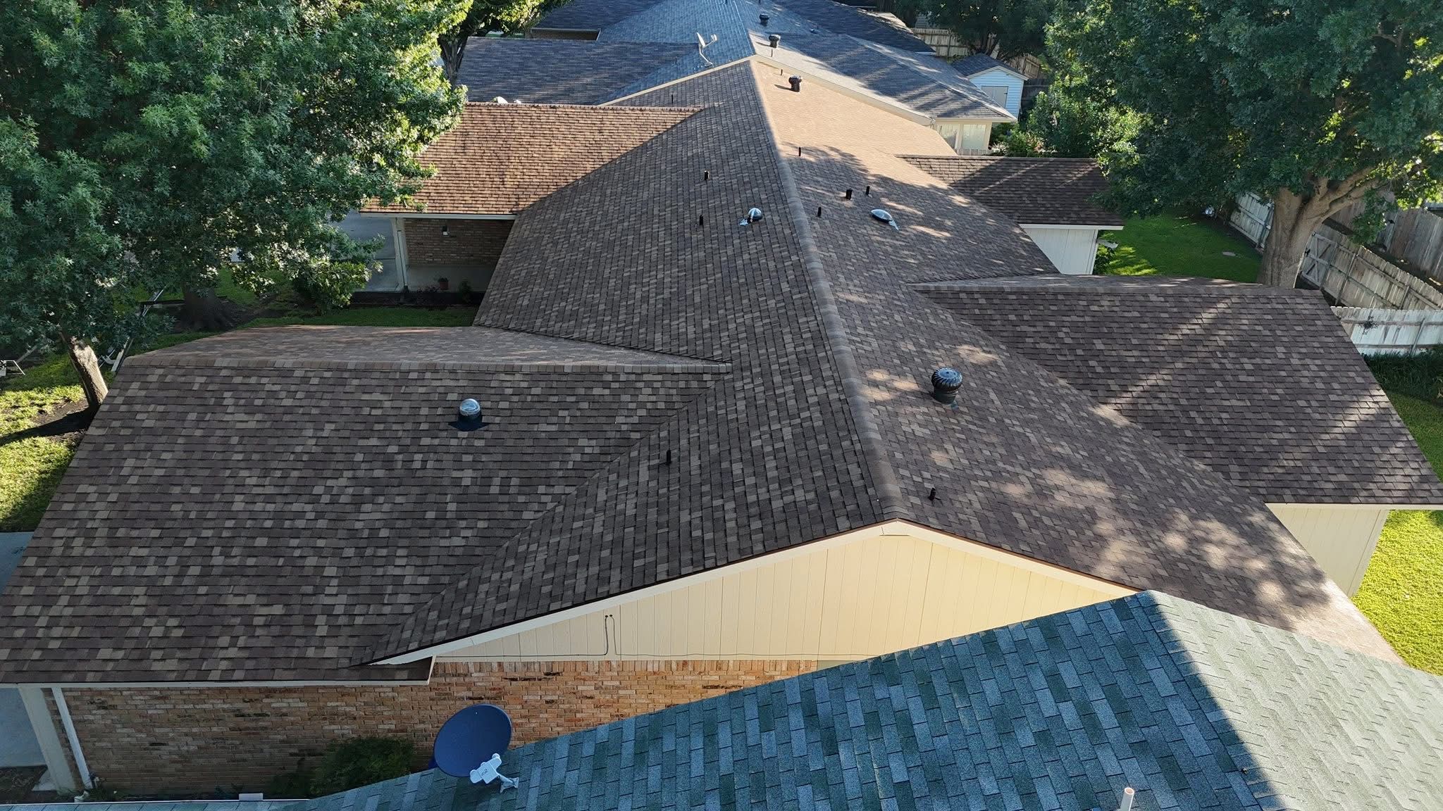 Shingle Roofs  for Barcenas Roofing & Remodeling in San Saba, TX