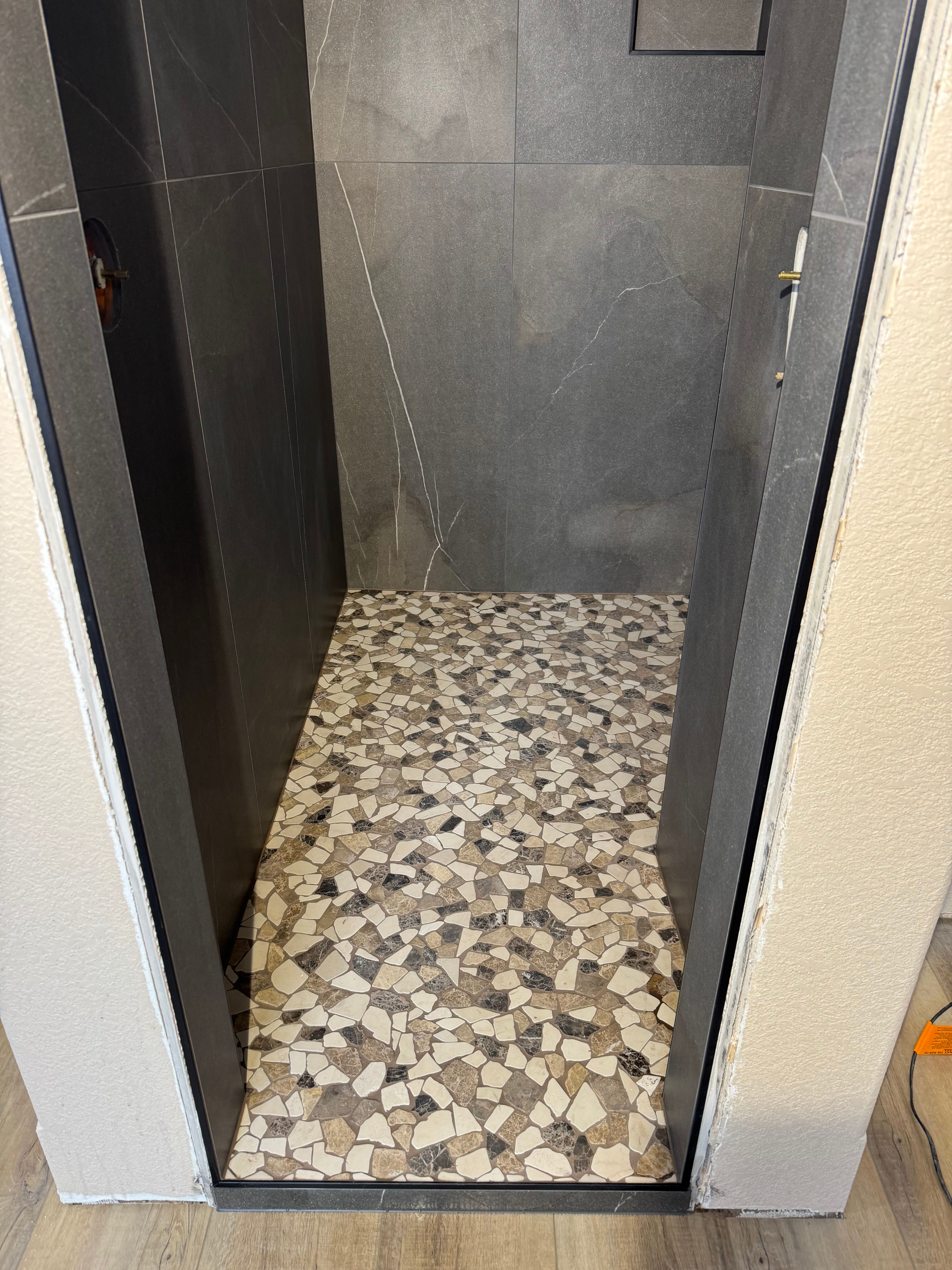  for Dakota Tile & Stone in Belle Fourche, SD