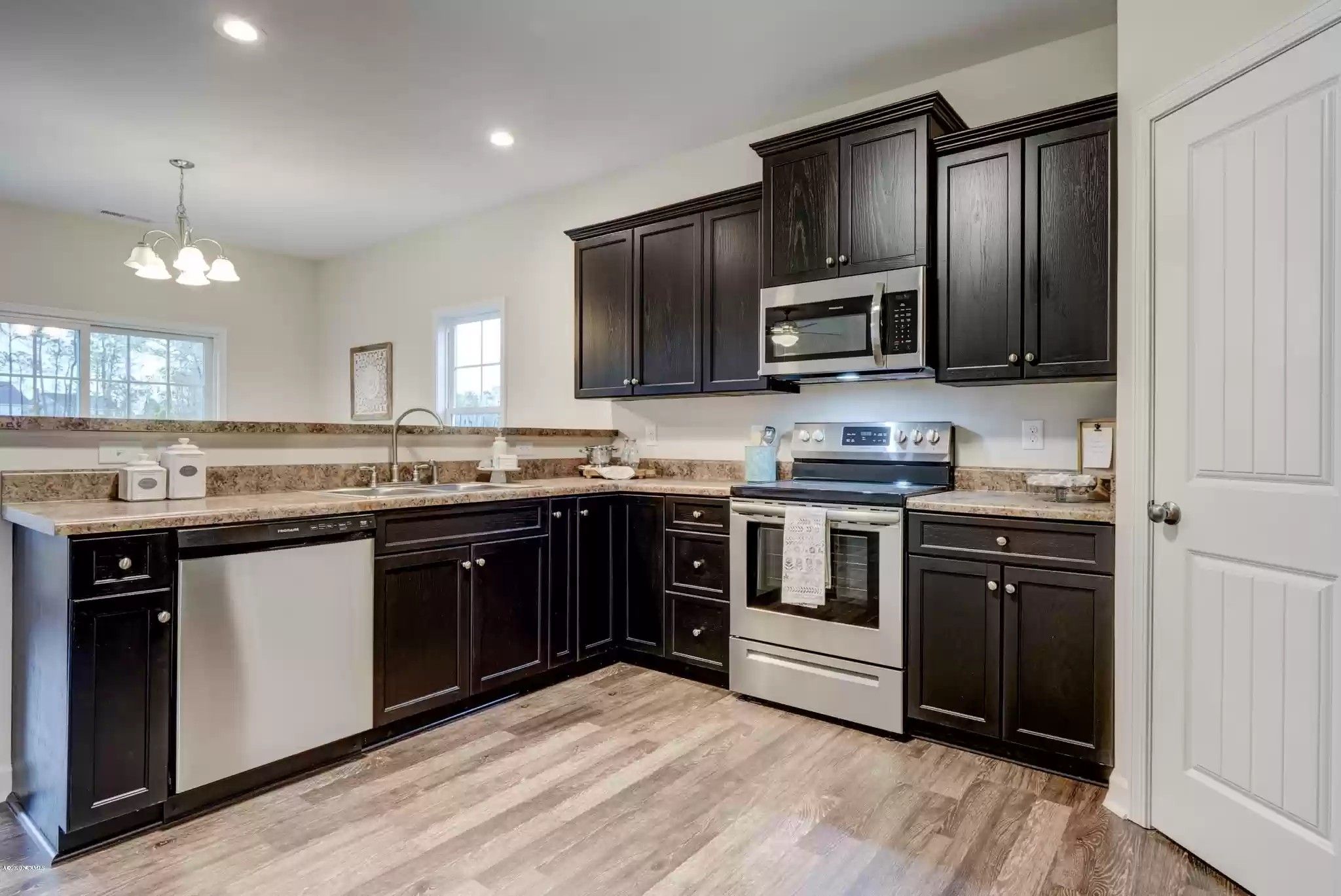 Kitchen and Cabinet Painting for Sea Spray Cabinet Painting in Hampstead, NC