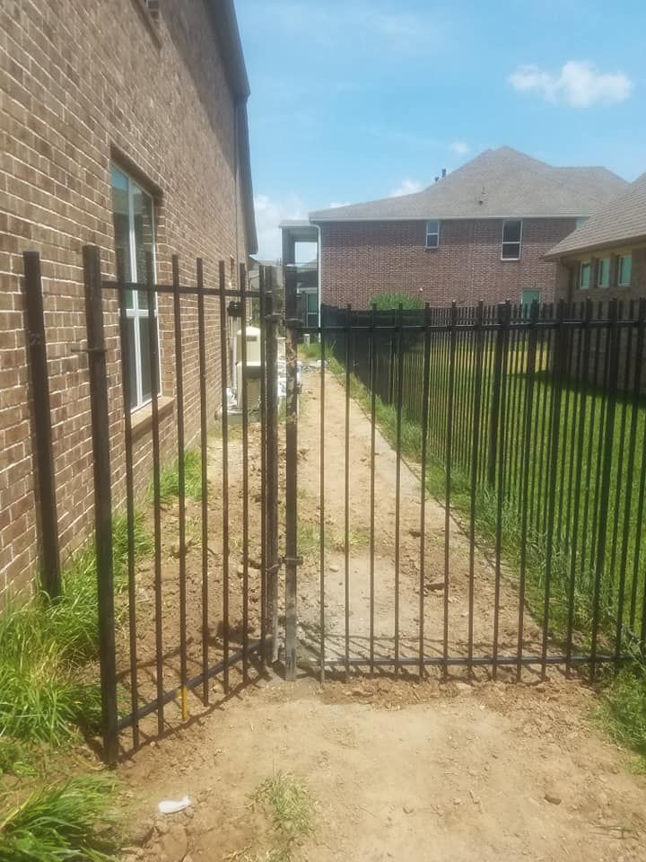  for Mondragon Fencing/Remodeling in Houston, TX