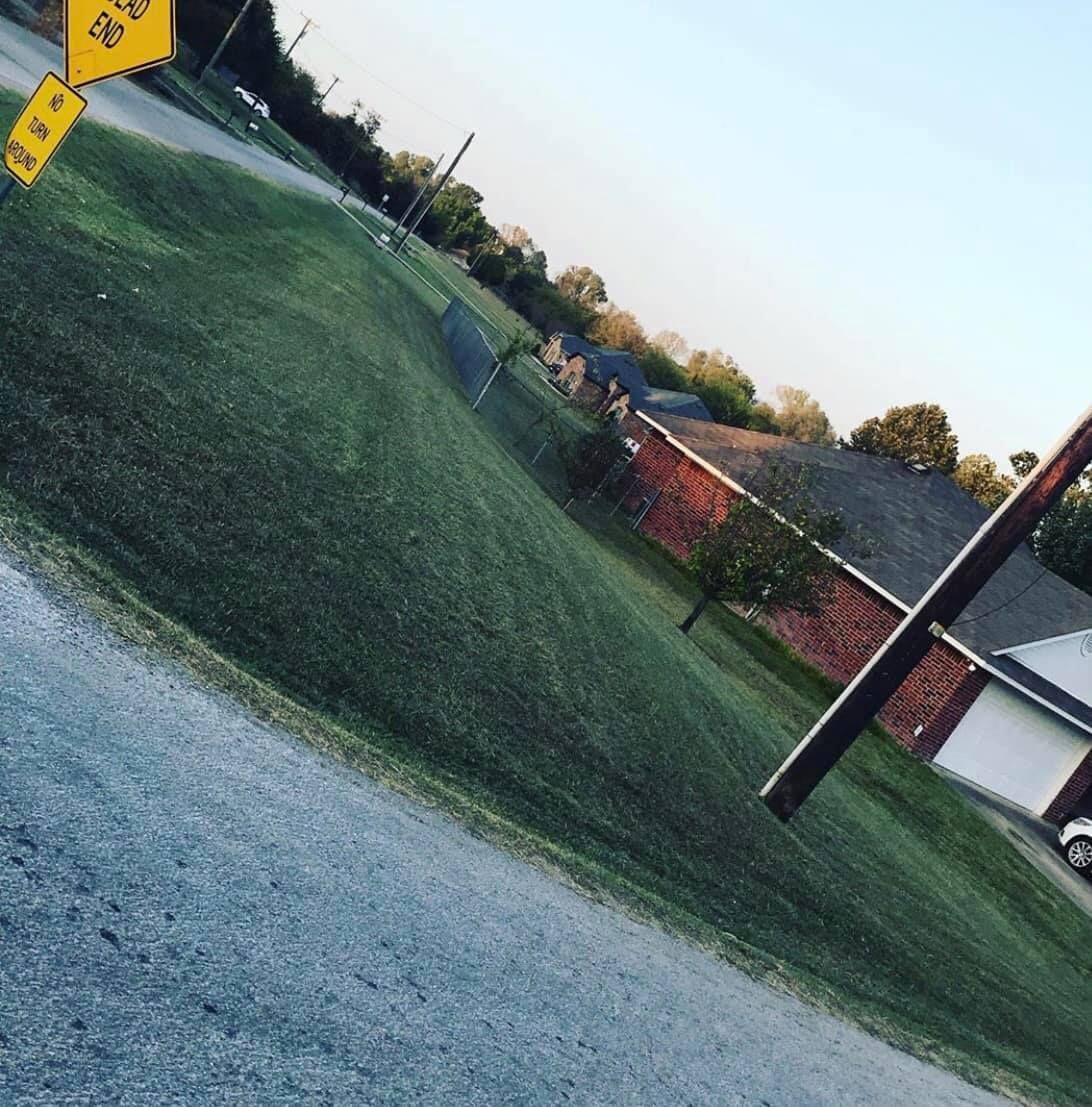 Landscaping for Juniors Lawn Service in Waxahachie, TX