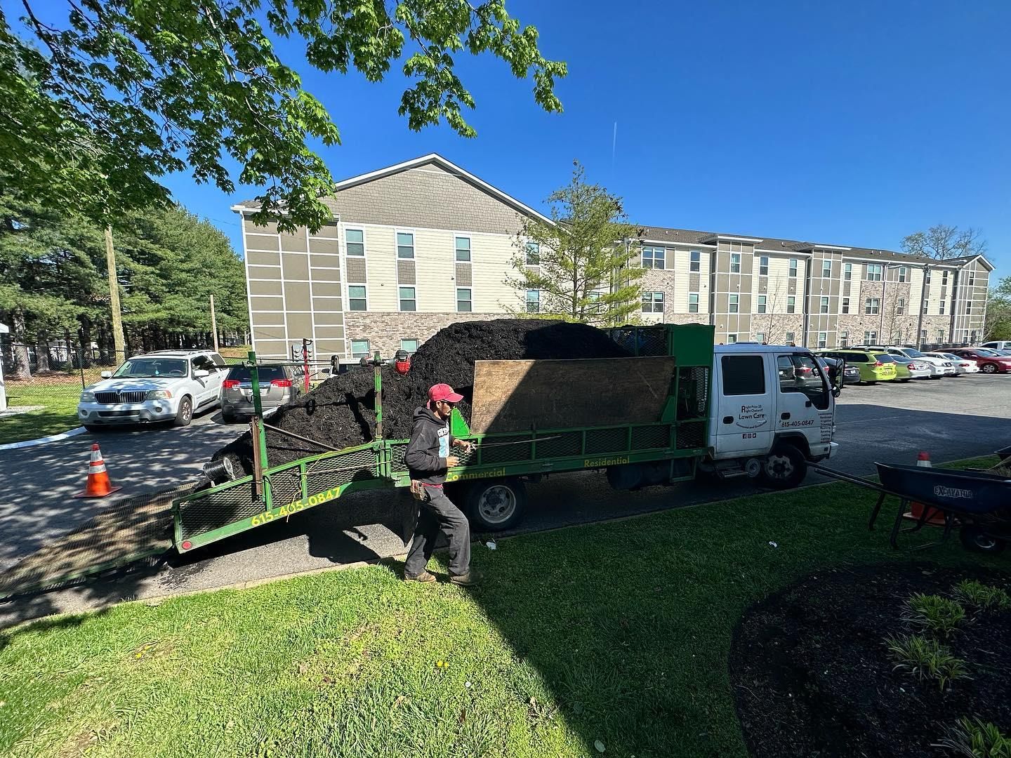  for The Right Price Right Choice Lawn Care Services in Murfreesboro, TN