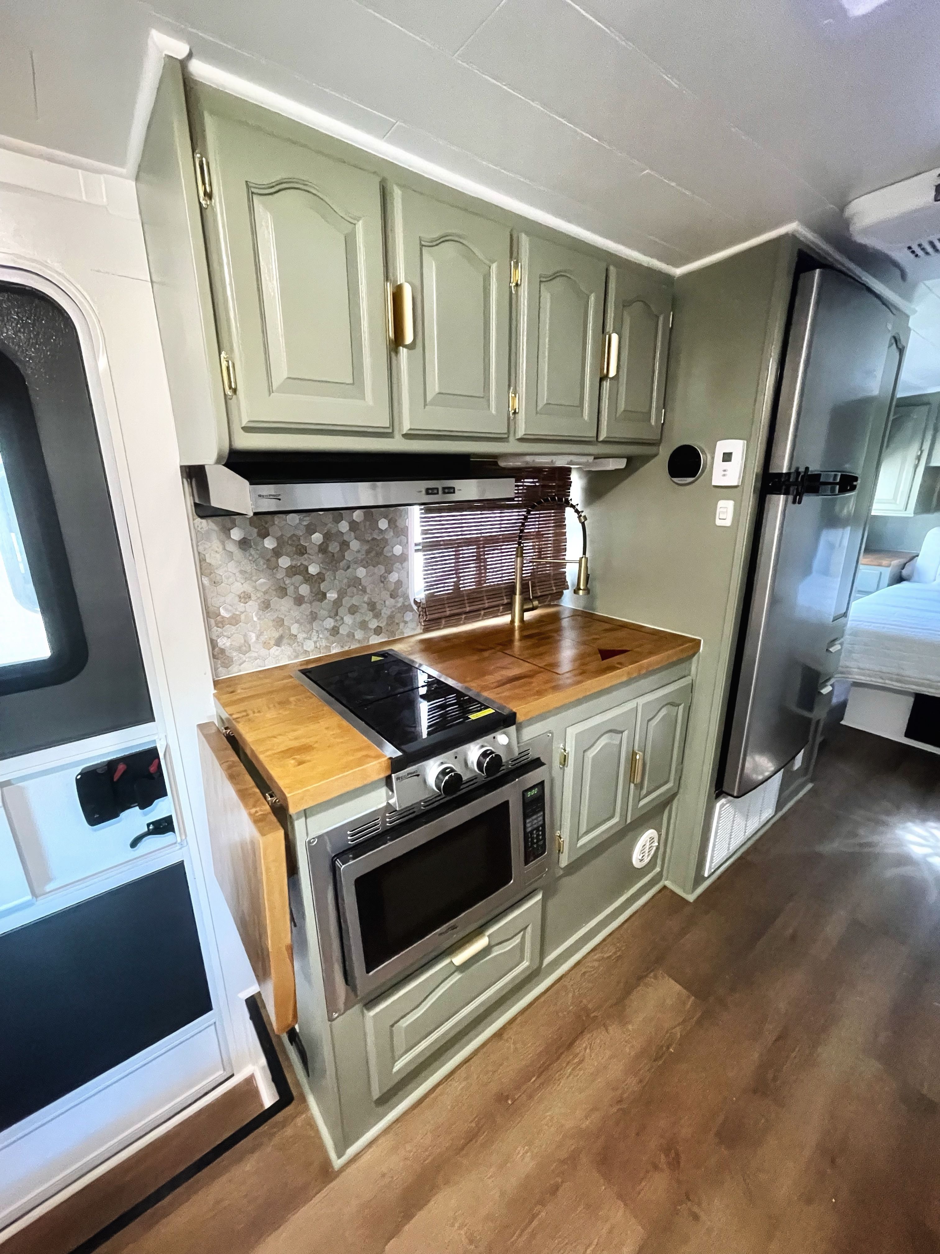 2003 Forest River Lexington Class B+ for Mauka to Makai RV Renovations in Los Angeles, CA