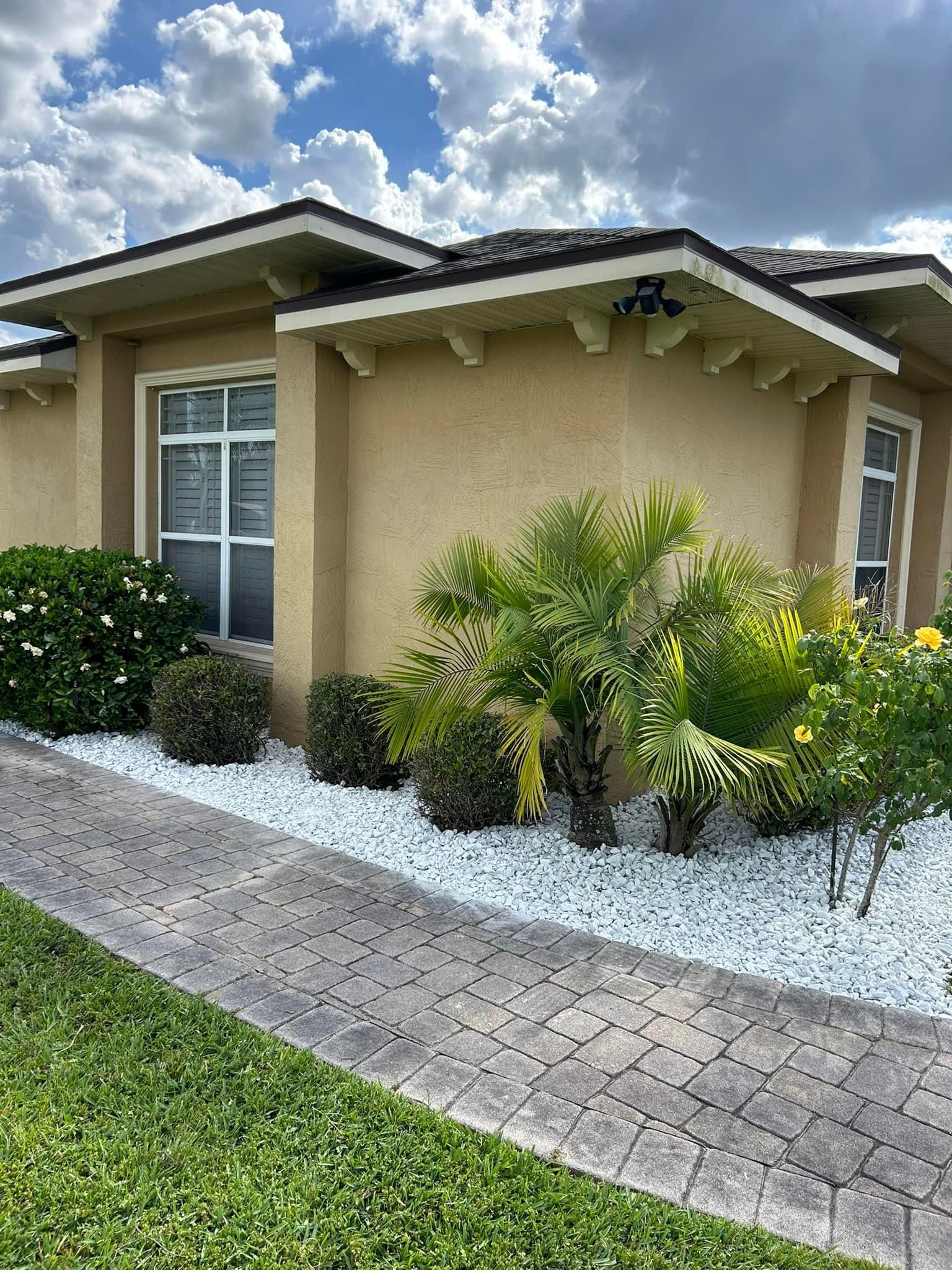 All Photos for Estrada All Pro Lawn Service in Auburndale, Florida