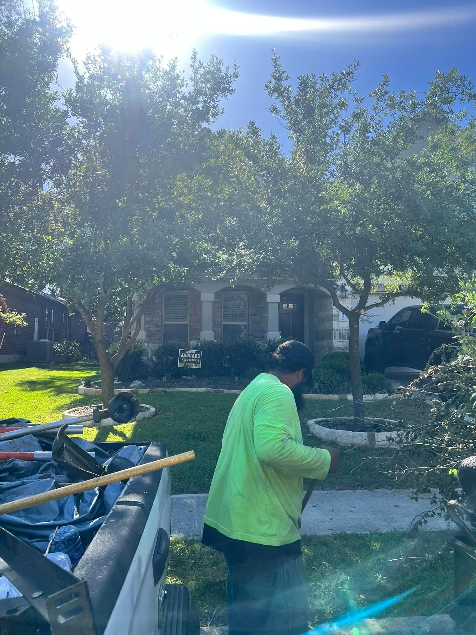 Trash Removal for Green Turf Landscaping in Kyle, TX