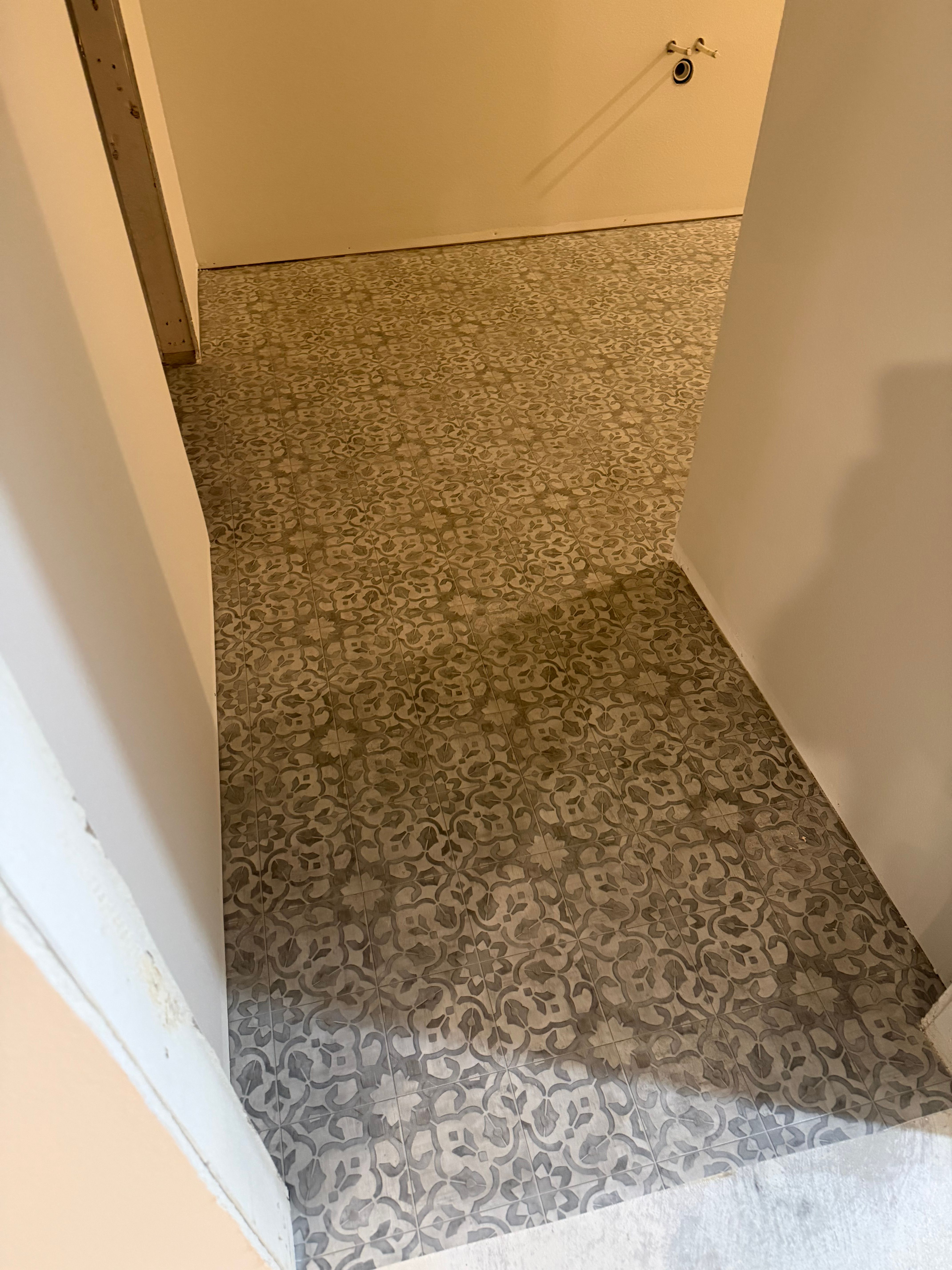  for R. Royal Floors in Royalton, MN