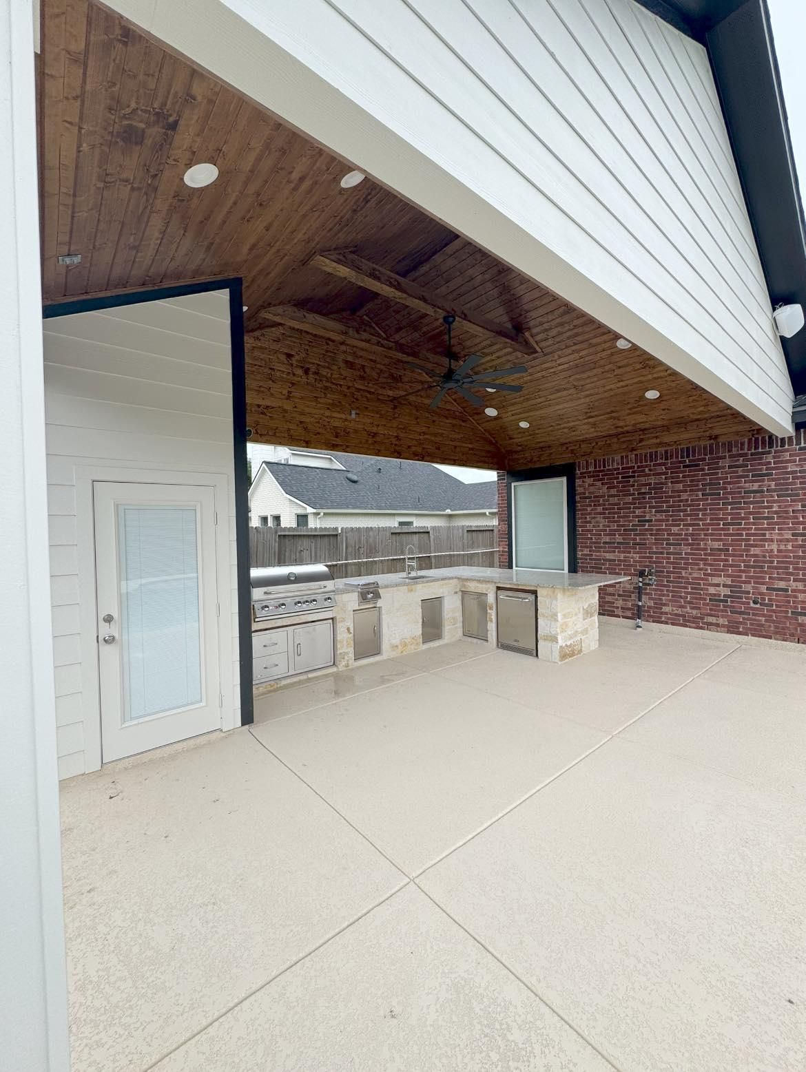  for Starside Construction in Santa Fe, TX