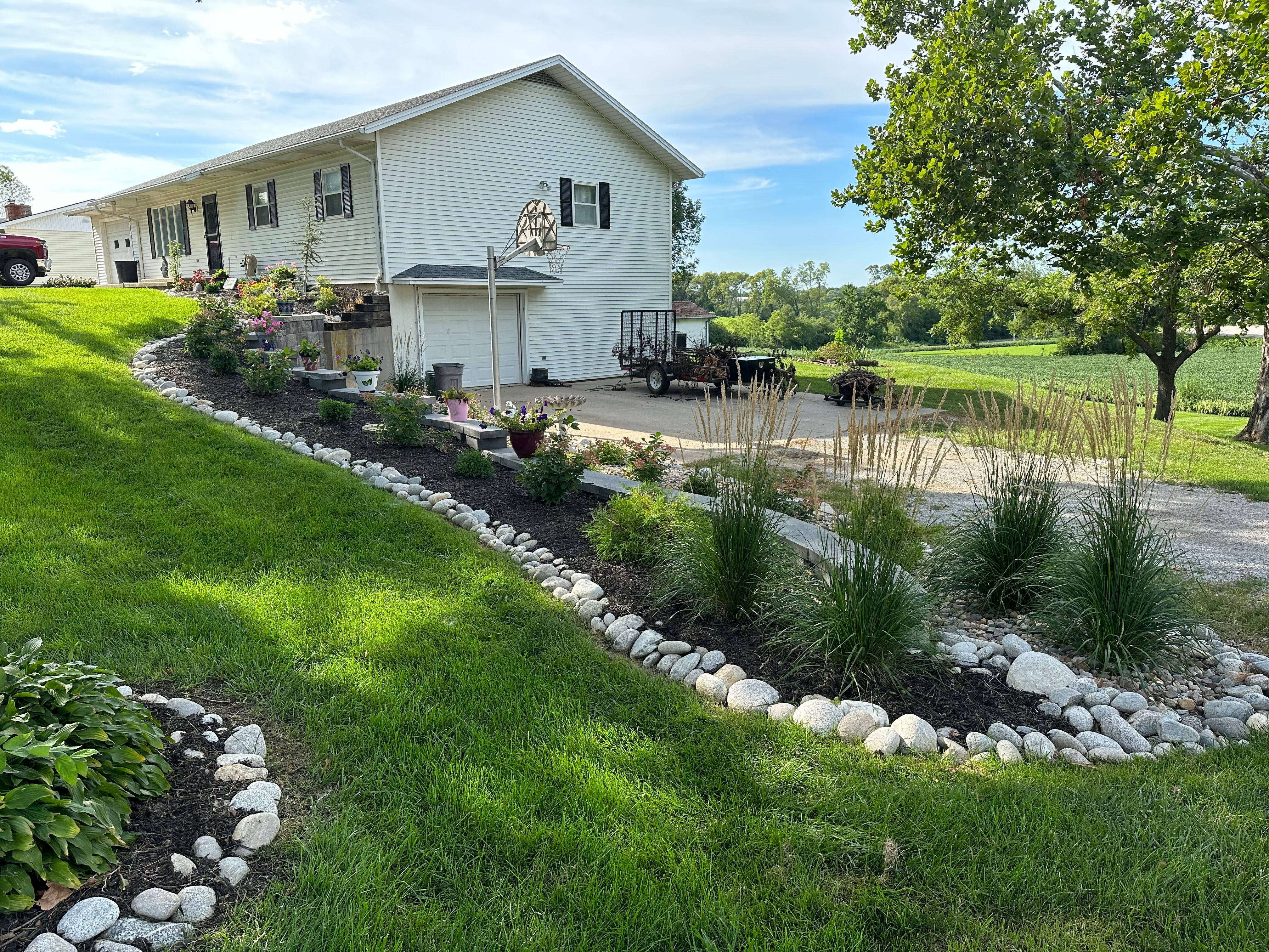  for Thomas' Lawn Care in Maryville, MO