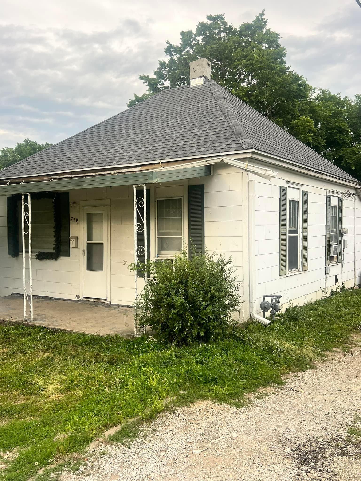  for Full Roof  in Saint Joseph, MO