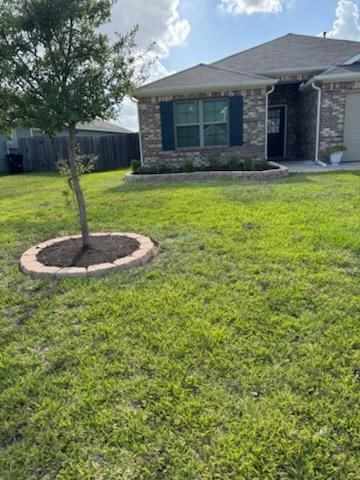 All Photos for Loredo's Landscaping in New Caney, TX