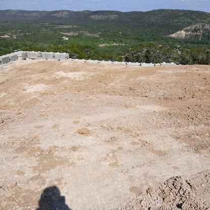  for Thompson Construction in Uvalde, TX