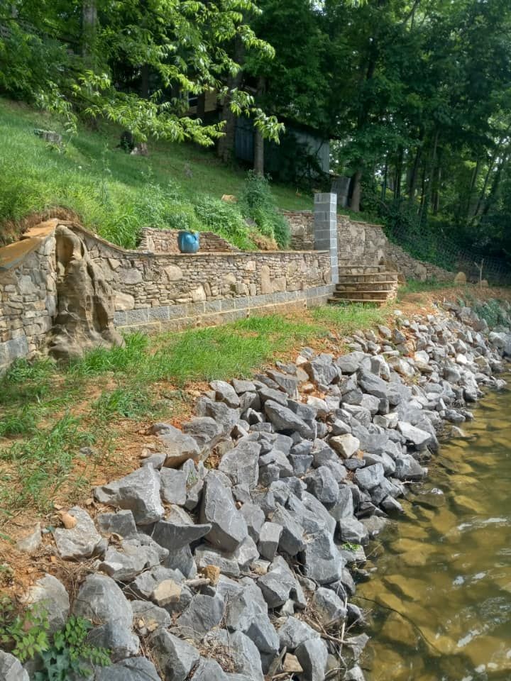 Natural Stone Hardscape for Campbell's Outdoor Living in Powell, TN