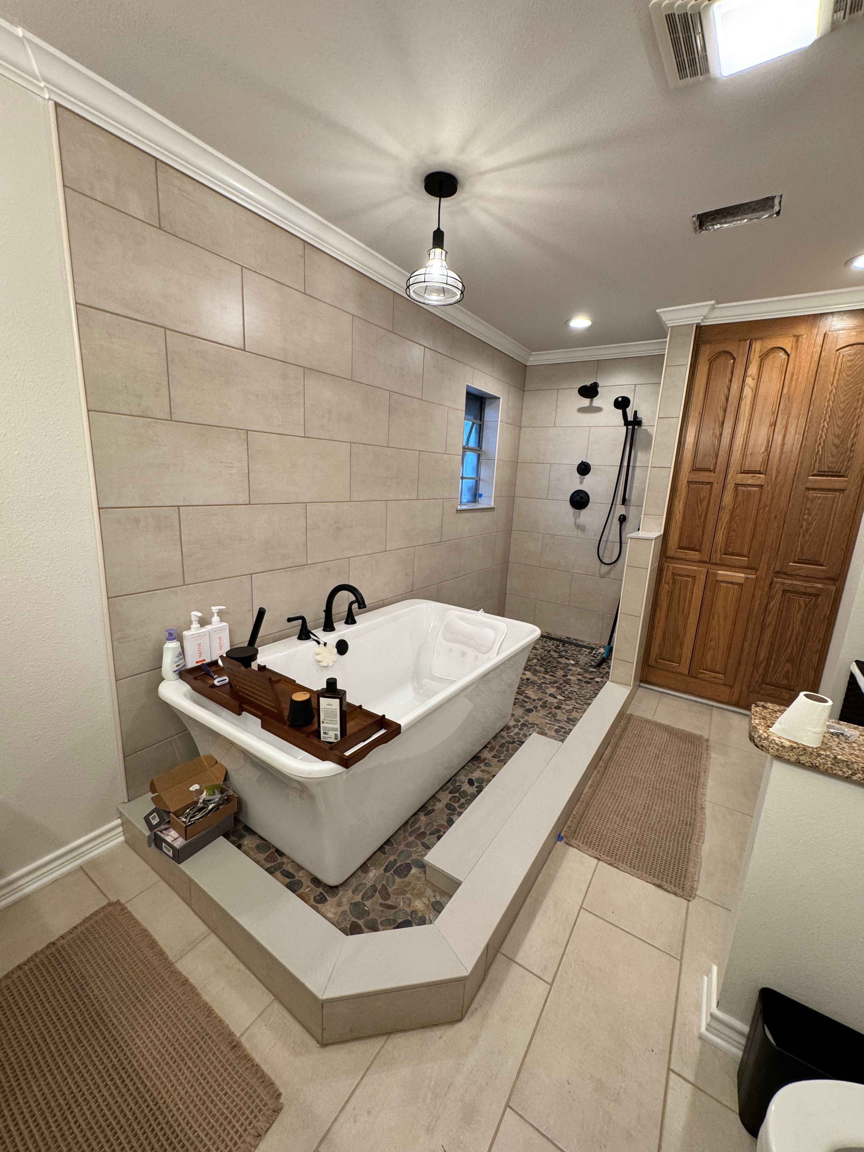 for D&J Custom Floors in Nederland, TX