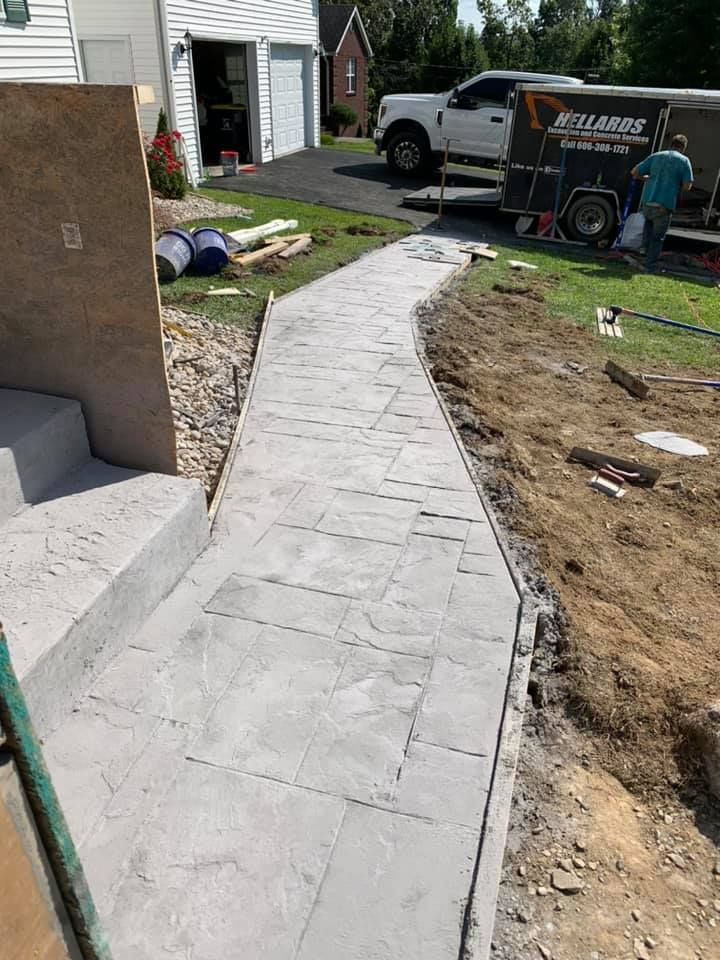 Concrete Sidewalks for Hellards Excavation and Concrete Services LLC in Mount Vernon, KY