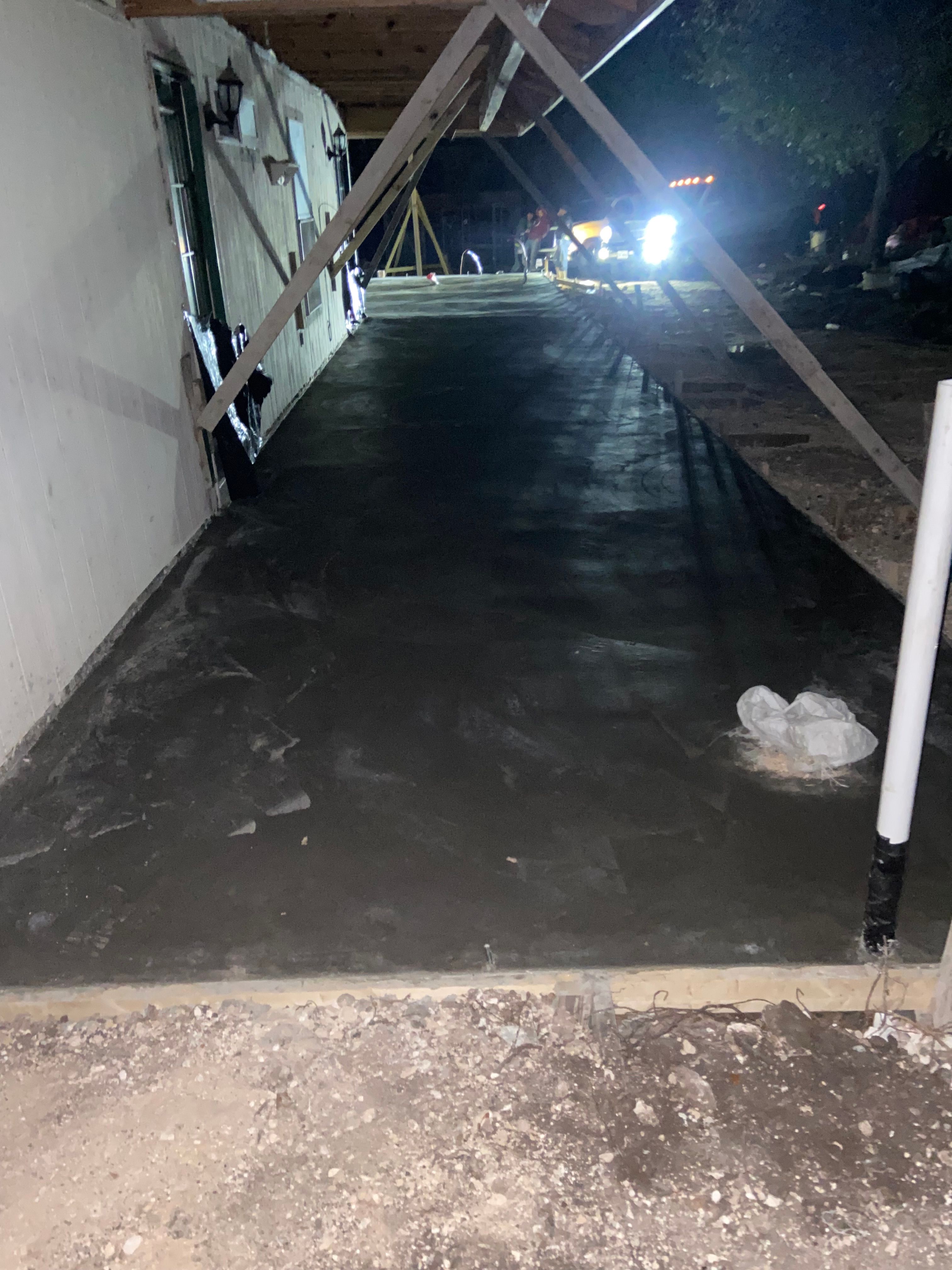  for Leo's Concrete Crew in Elgin, TX