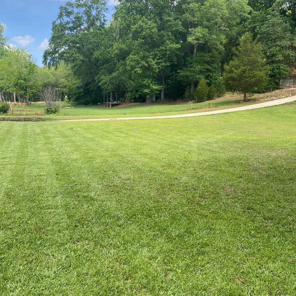 Mowing for Cowboys Lawn Care & Pressure/Soft Washing in Carrollton, Georgia