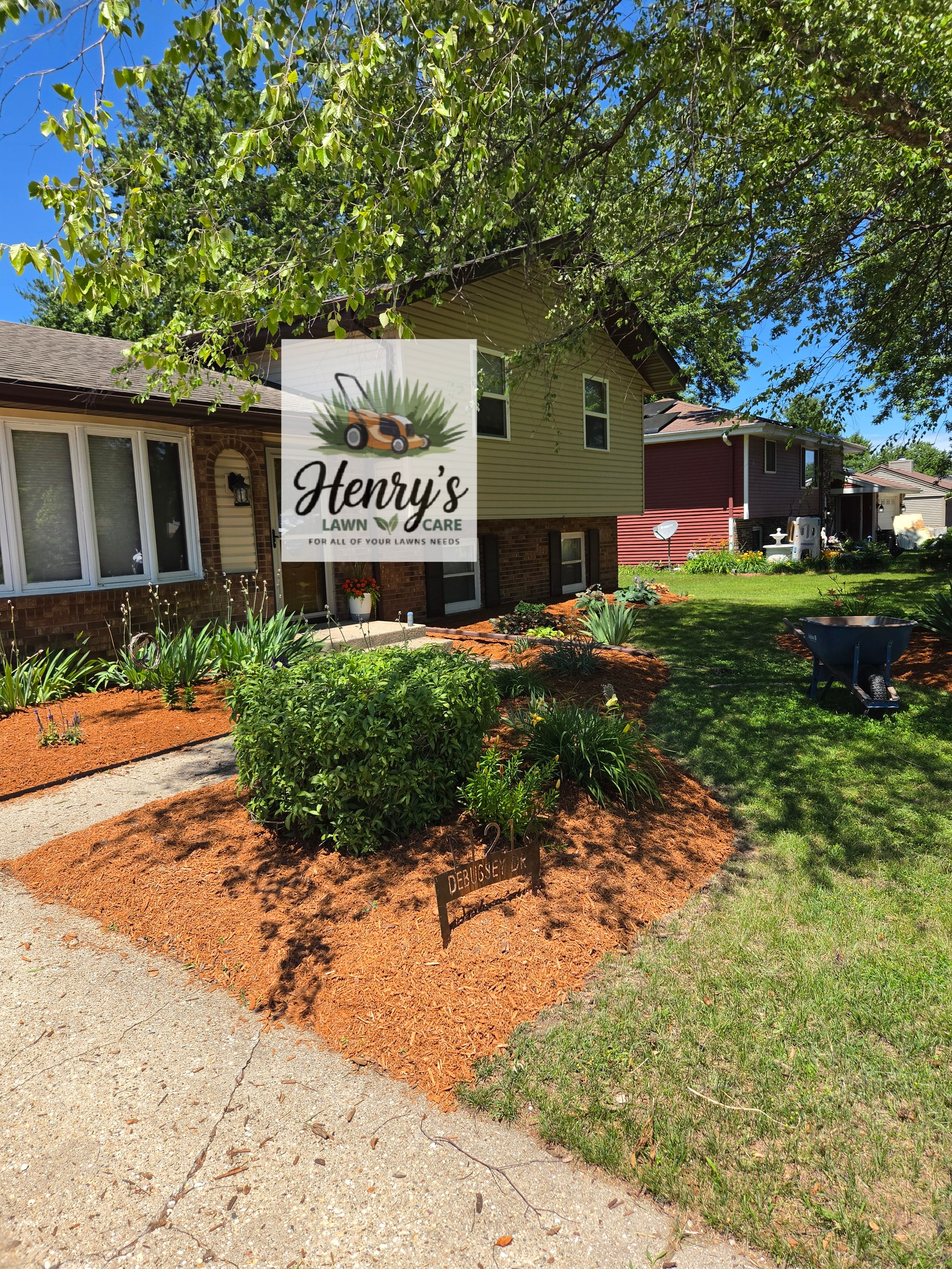  for Henry's Lawn Care in Rockford, IL