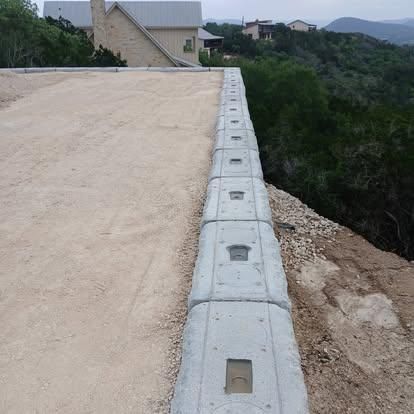  for Thompson Construction in Uvalde, TX