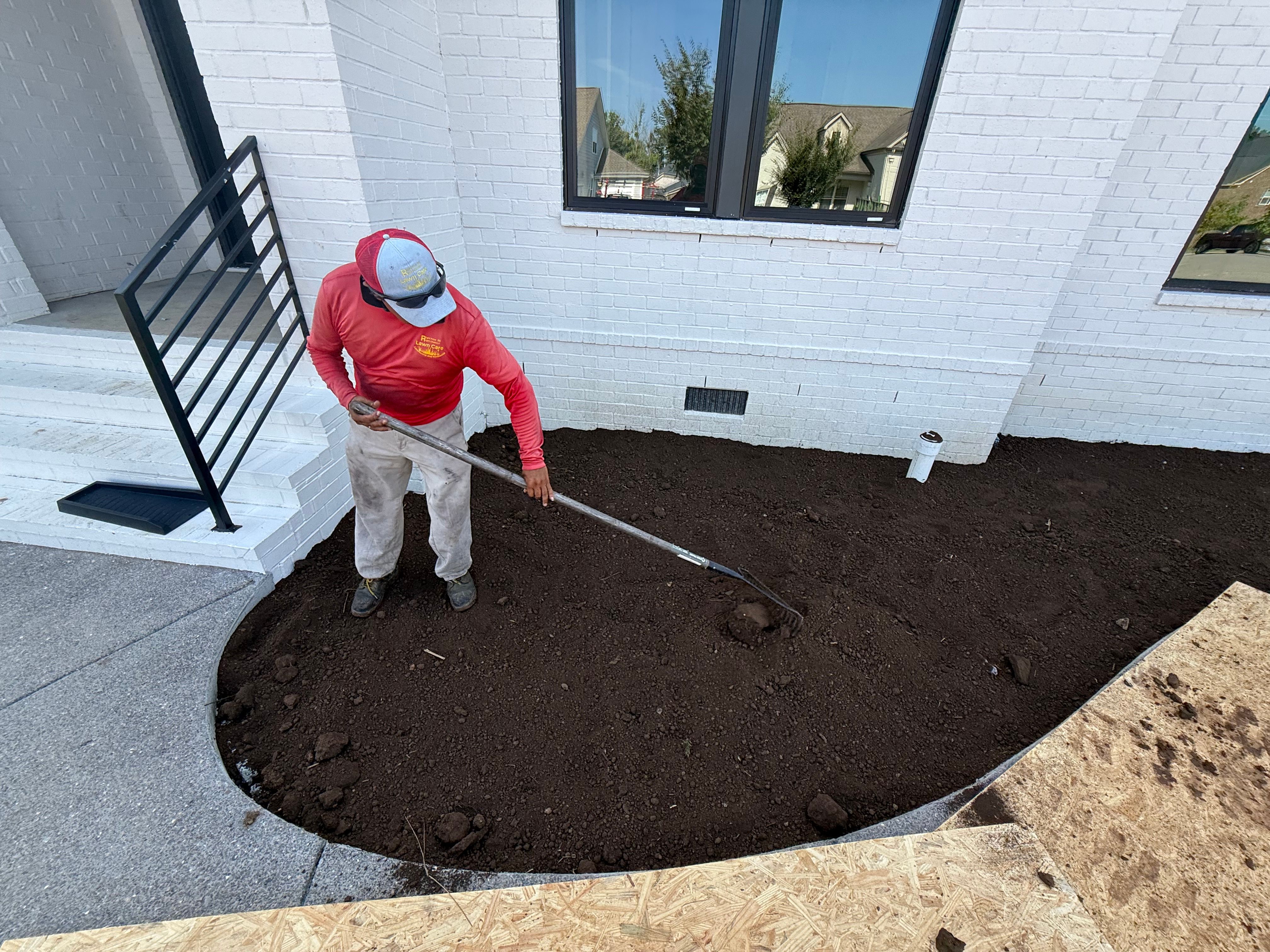  for The Right Price Right Choice Lawn Care Services in Murfreesboro, TN