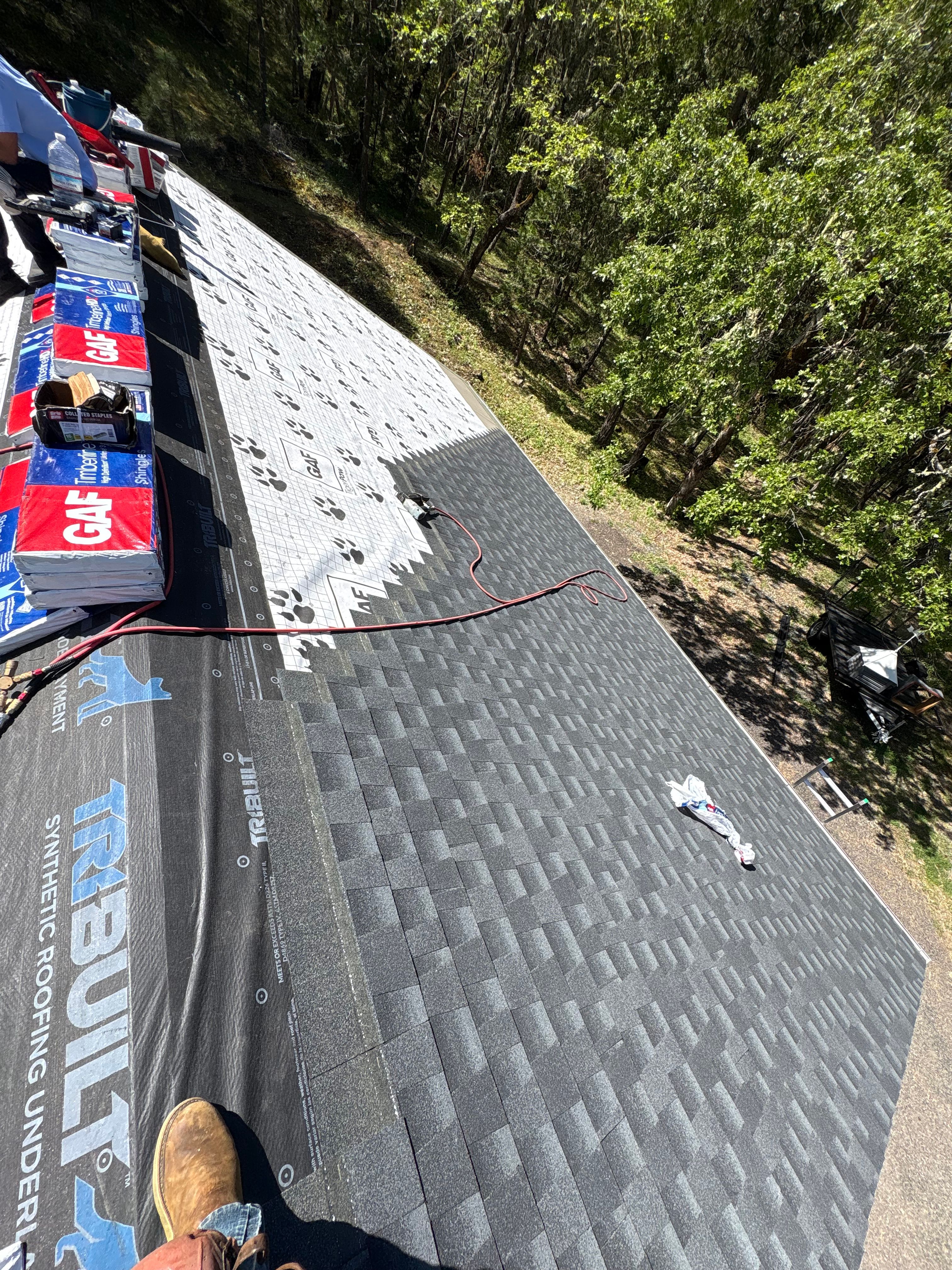  for Crestwell Roofing Plus LLC in Grants Pass, OR