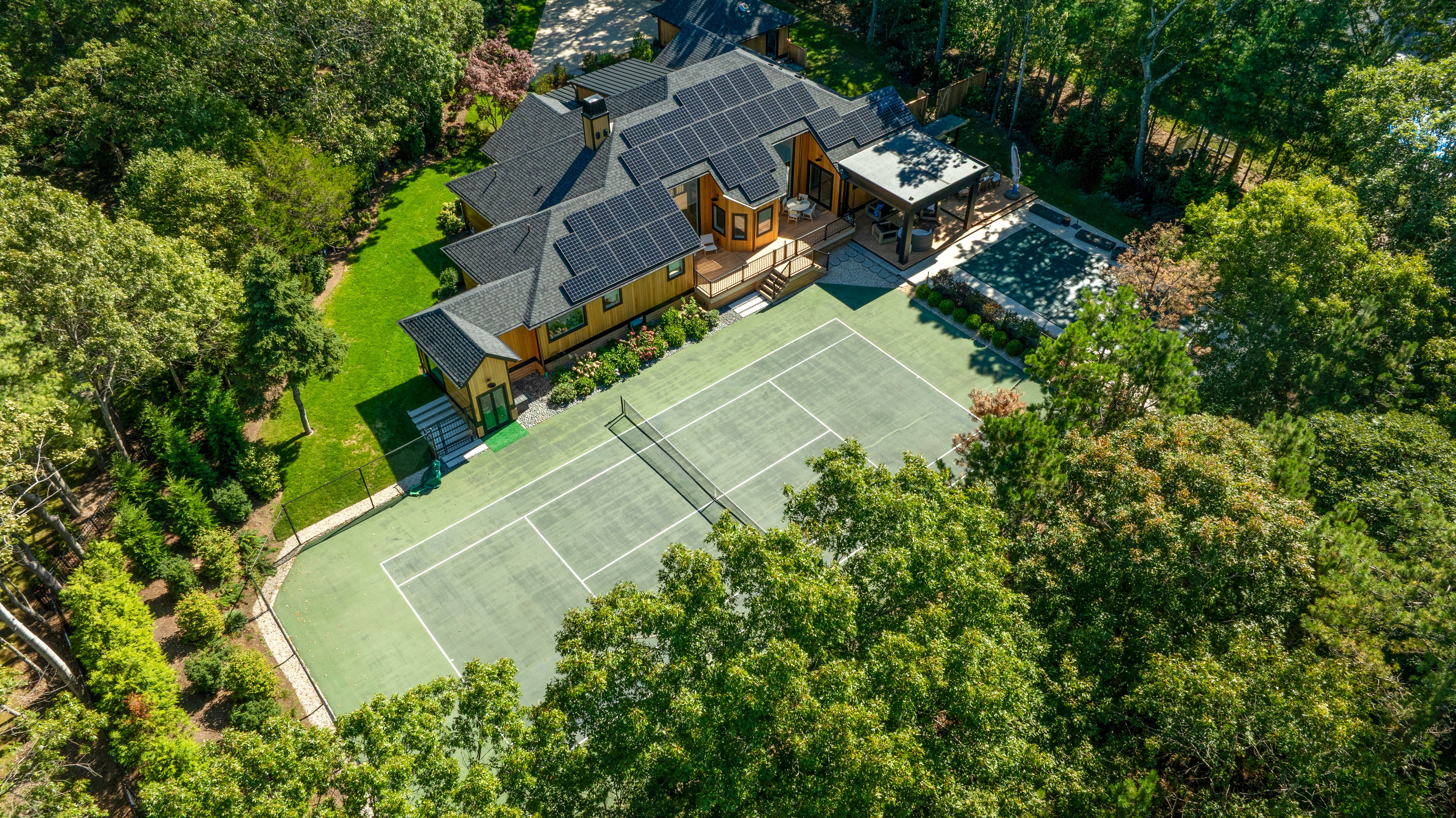  for Make It Right Contracting in East Hampton, NY