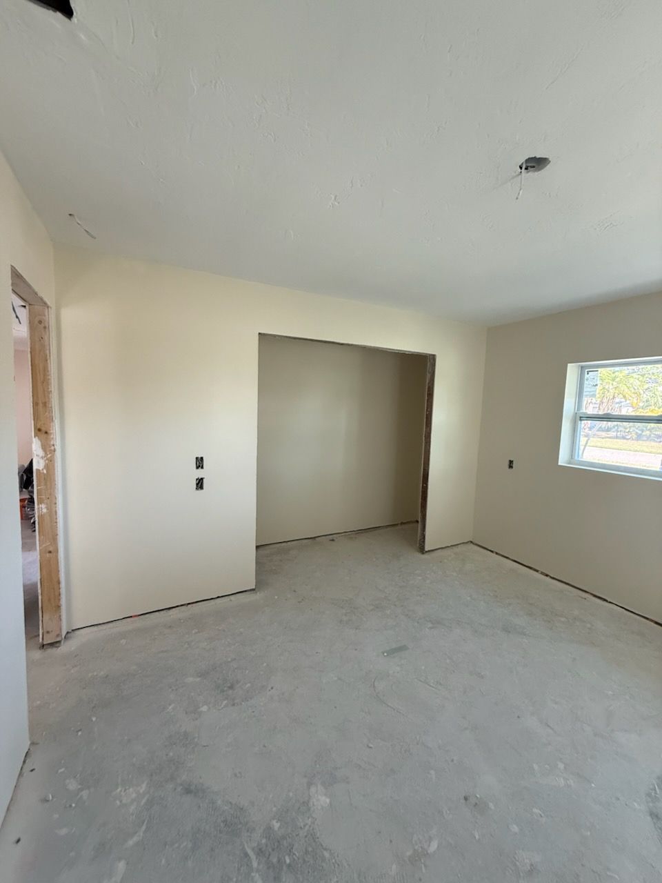  for Escorpio Painting in Tampa, FL