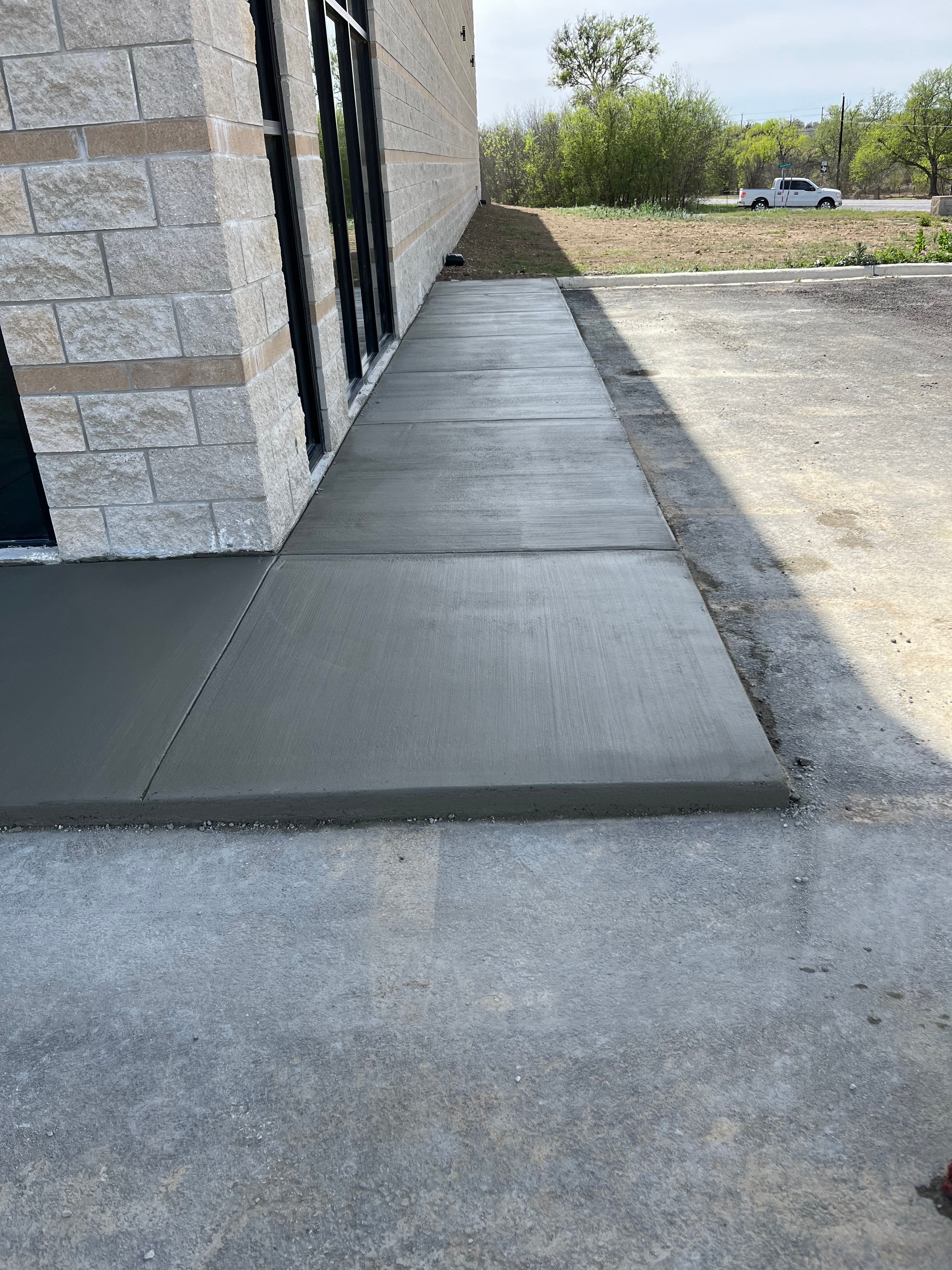  for Leo's Concrete Crew in Elgin, TX