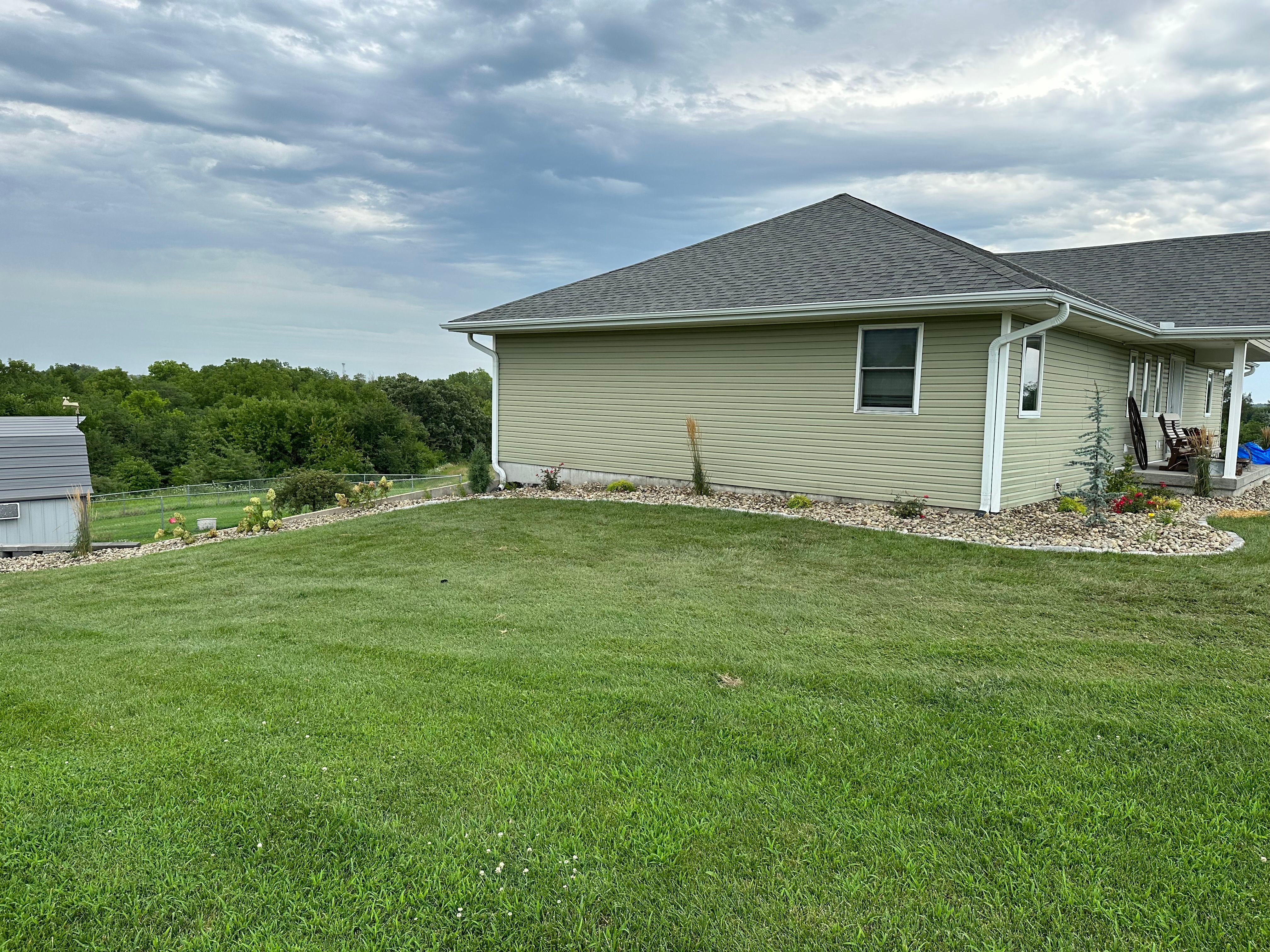  for Thomas' Lawn Care in Maryville, MO