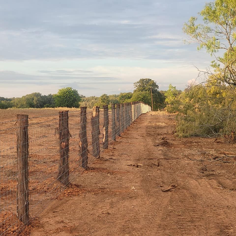 Fences for Rudy's Custom Fence Building in Luling, TX