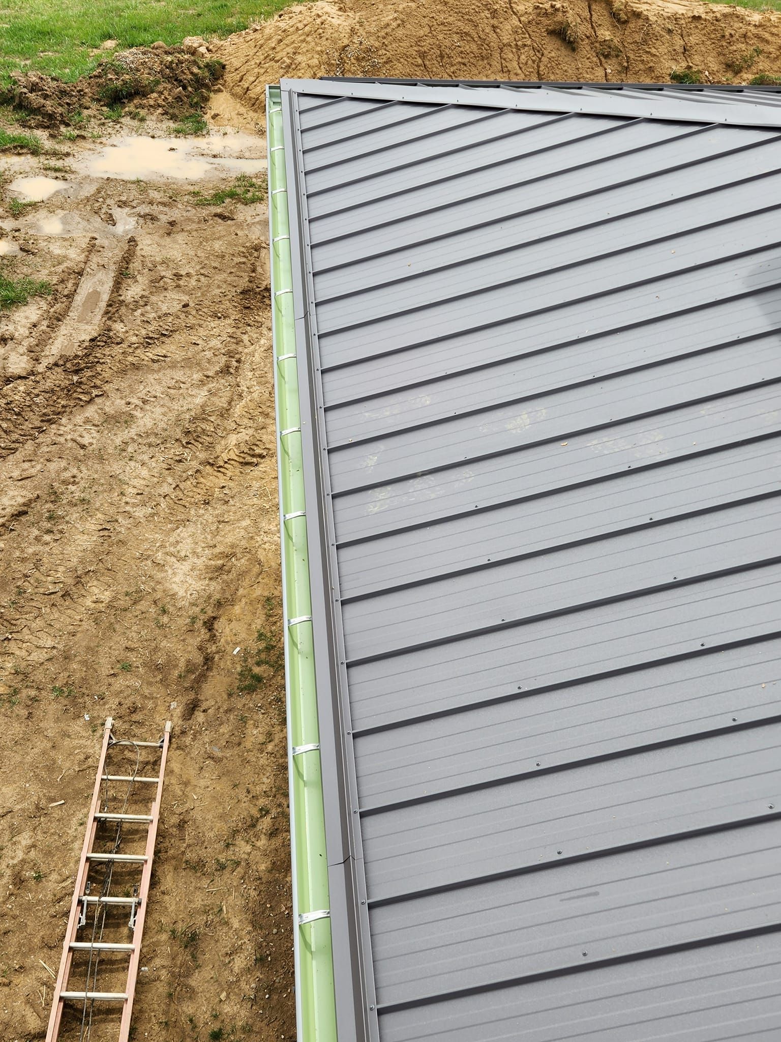 Roofing for Top Hand Roofing and Gutters in Pomeroy, OH