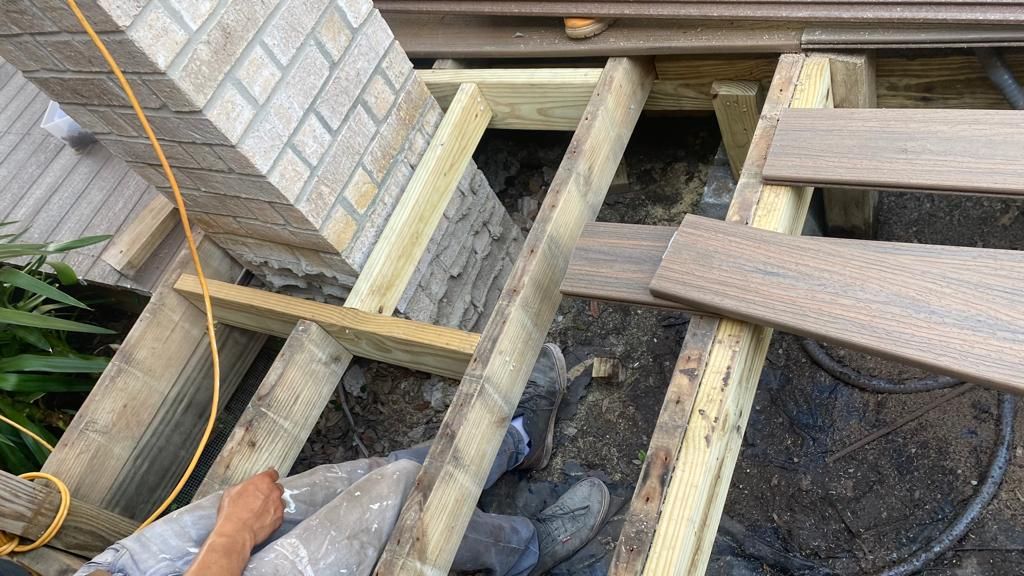  for E & E Roofing & Exteriors LLC in Baytown, TX