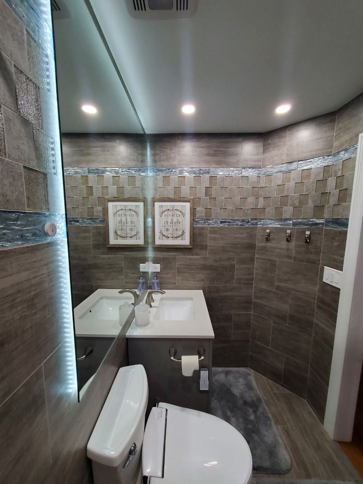  for Four leaf remodeling LLC in Crystal Lake, Illinois